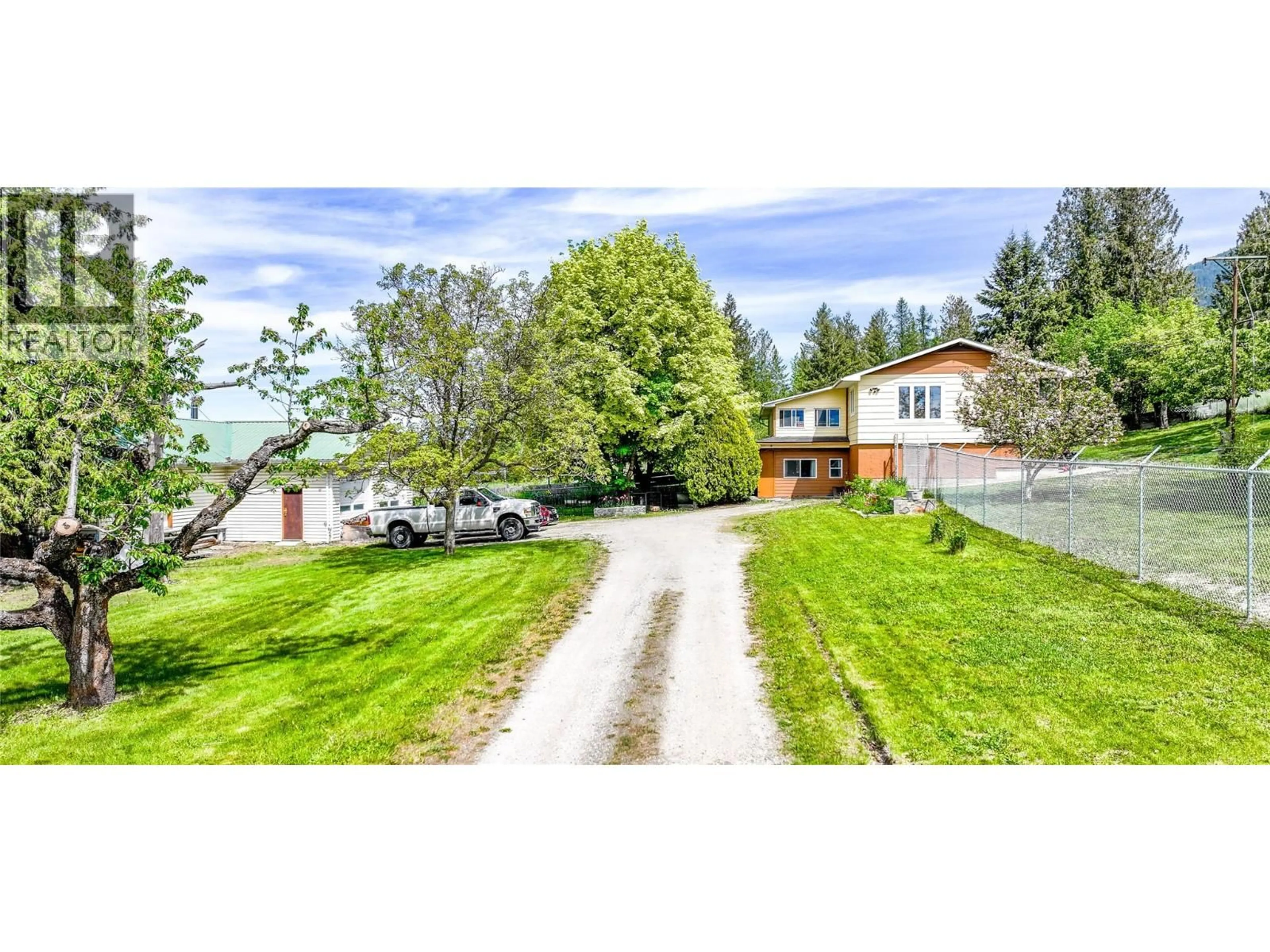 A pic from outside/outdoor area/front of a property/back of a property/a pic from drone, unknown for 510 ERICKSON ROAD, Creston British Columbia V0B1G3