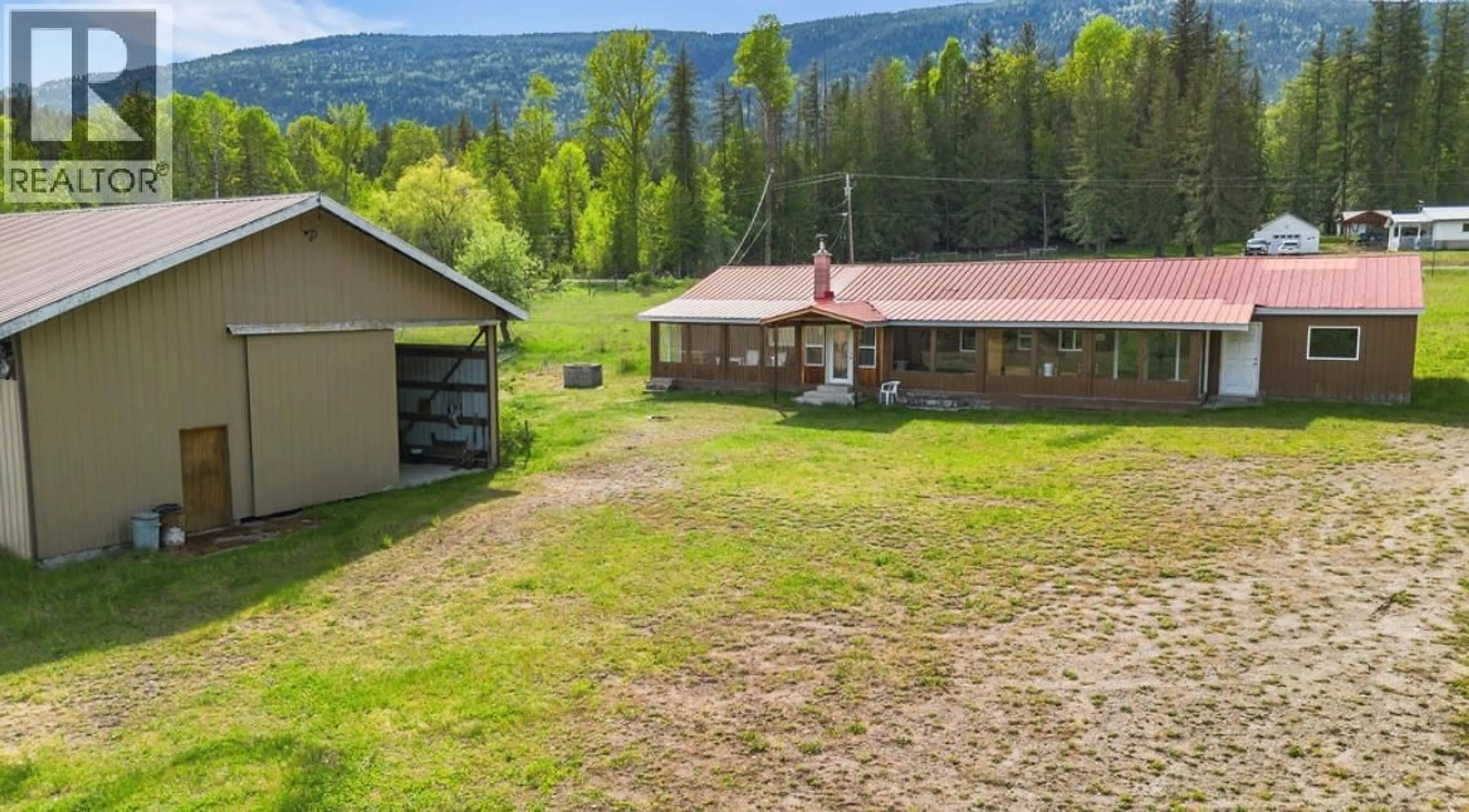 A pic from outside/outdoor area/front of a property/back of a property/a pic from drone, mountain view for 600 ROBINSON ROAD, Edgewood British Columbia V0G1J0