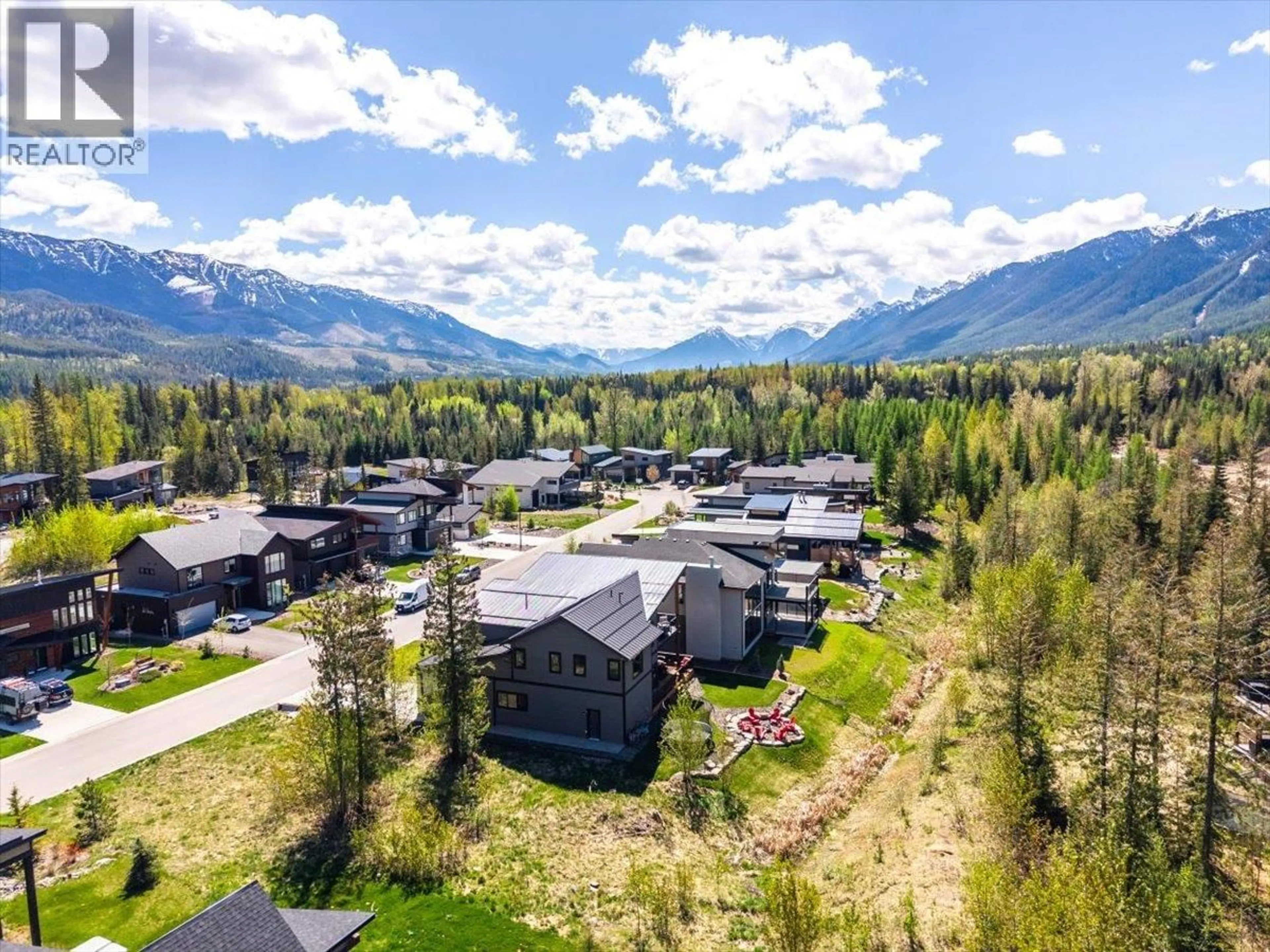 A pic from outside/outdoor area/front of a property/back of a property/a pic from drone, mountain view for 32 MAMMOTH DRIVE, Fernie British Columbia V0B1M1
