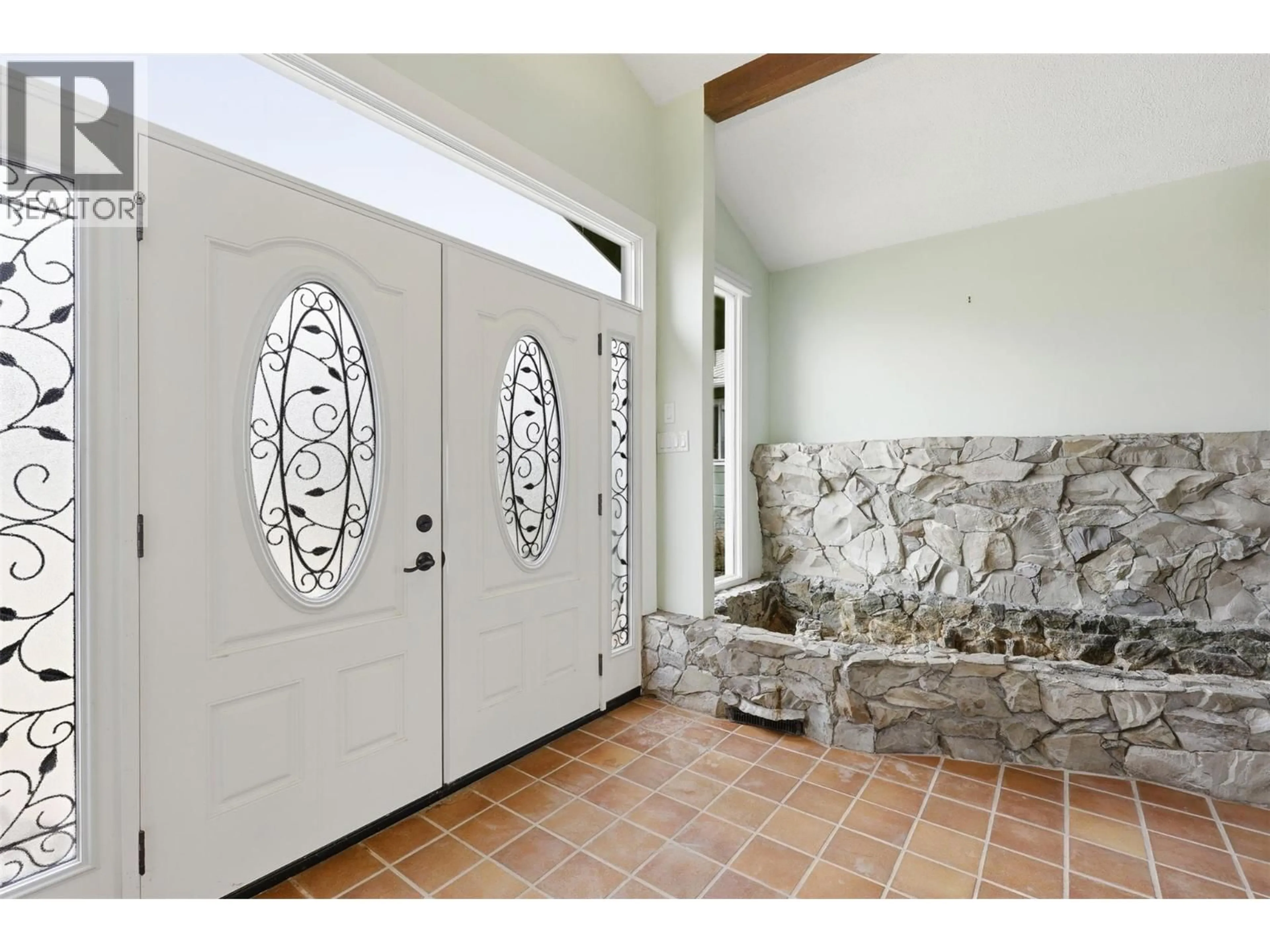 Indoor entryway for 1353 BALE ROAD, Kamloops British Columbia V0K2J0
