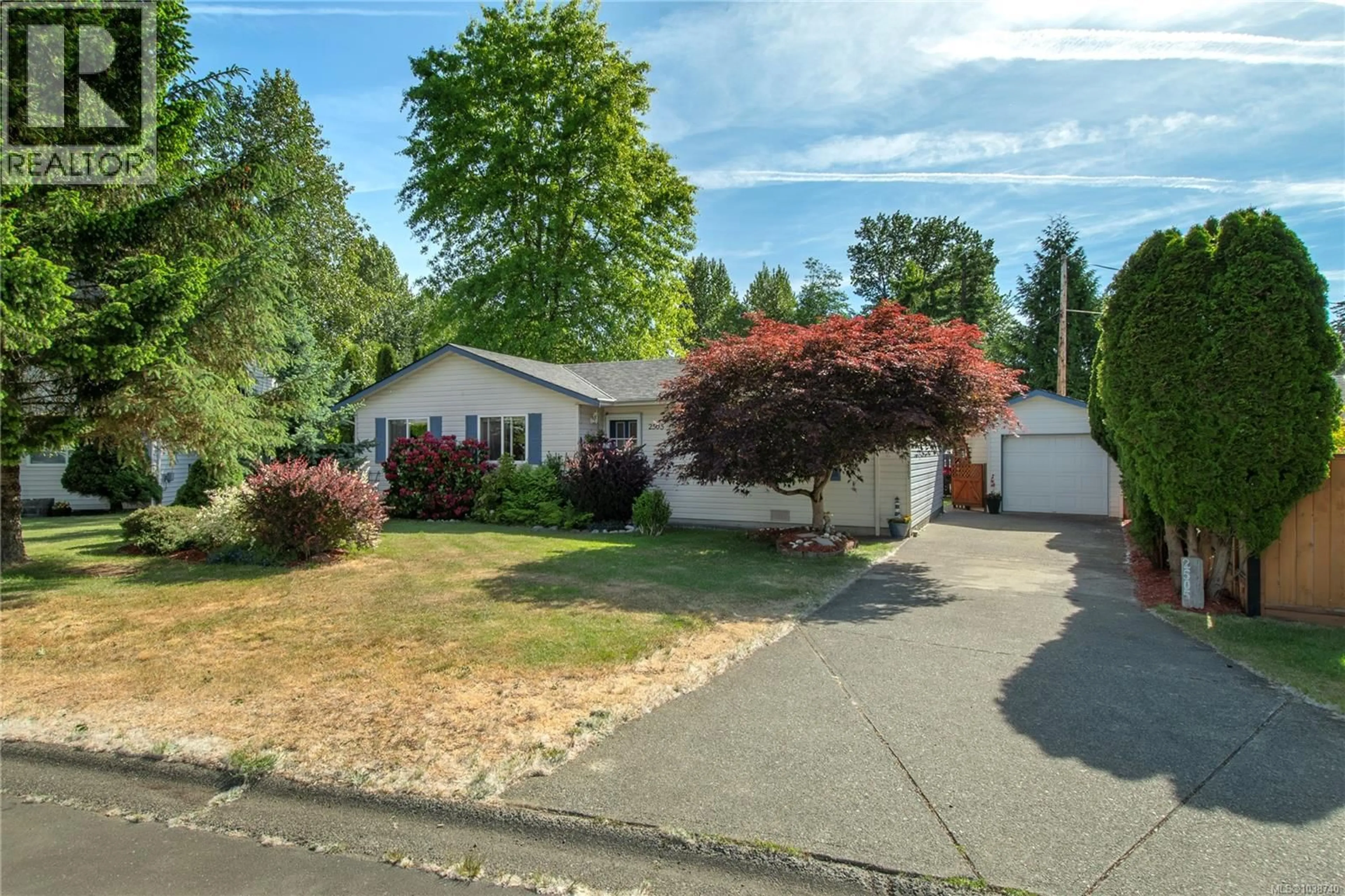 A pic from outside/outdoor area/front of a property/back of a property/a pic from drone, street for 2505 SODERHOLM COURT, Campbell River British Columbia V9W8E3