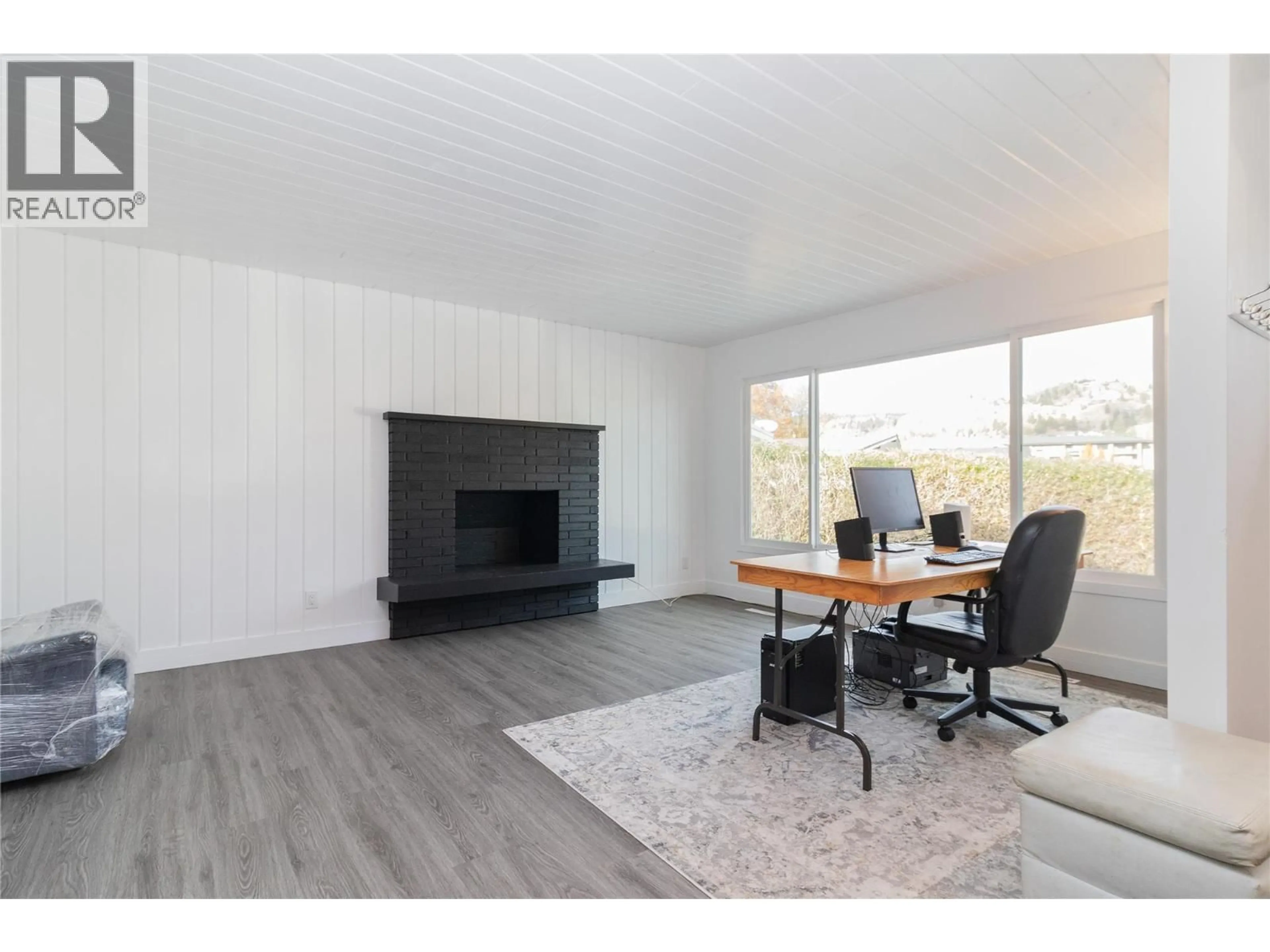 A pic of a room for 1352 ALDER COURT, Kelowna British Columbia V1Y3P9