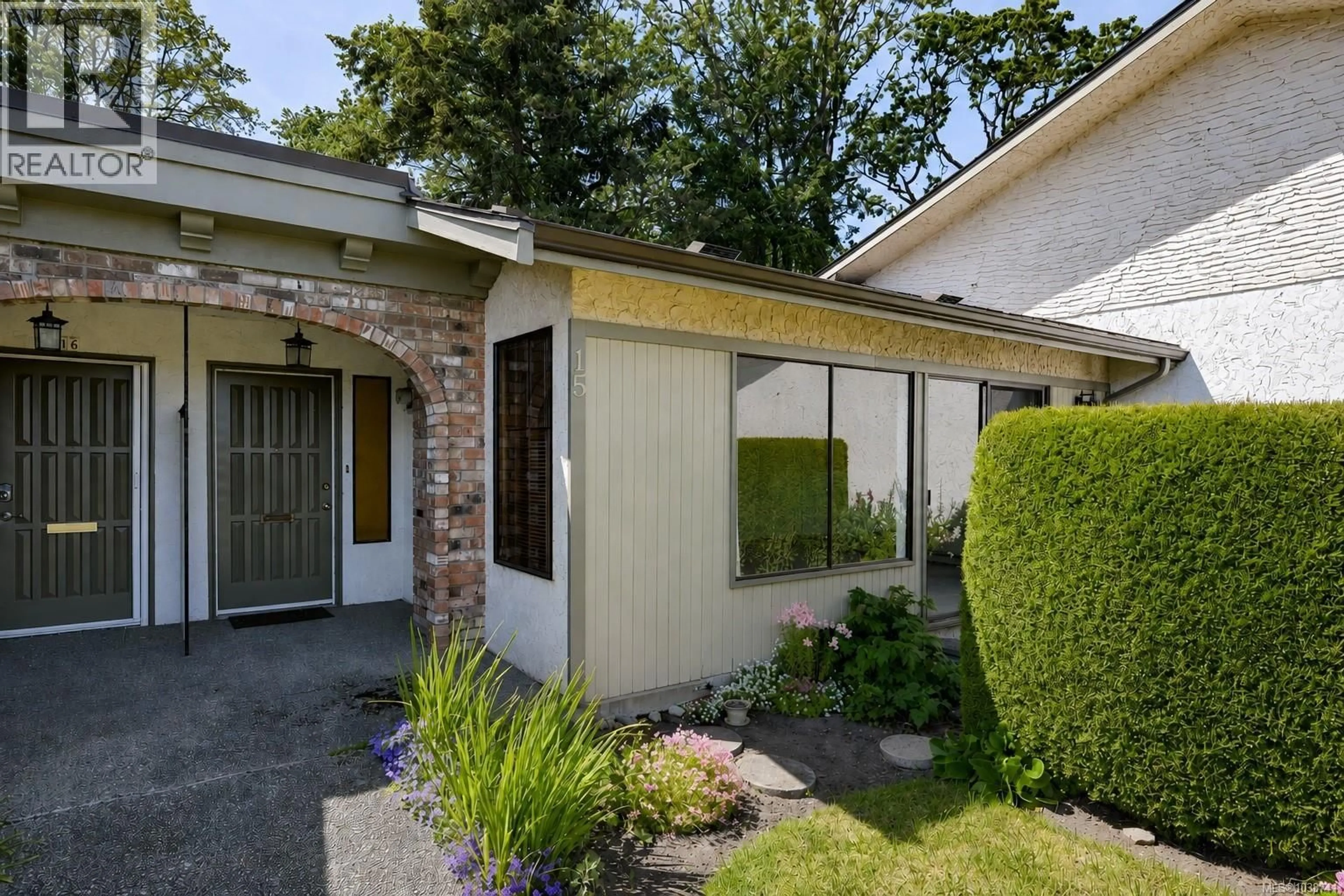 Patio, street for 15 - 3968 CEDAR HILL ROAD, Saanich British Columbia V8N3B8