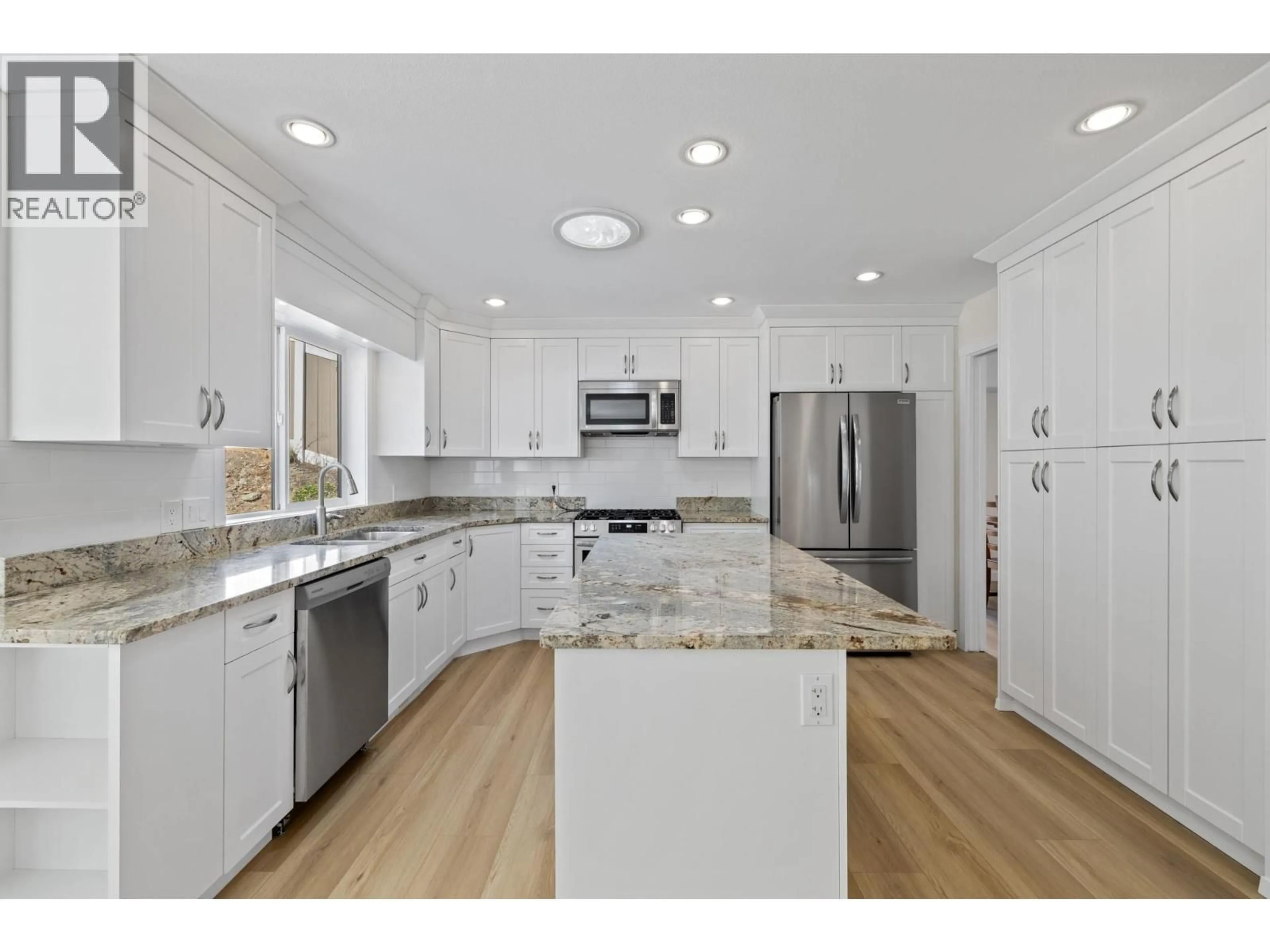 Open concept kitchen, unknown for 1638 LINDSAY DRIVE, Kelowna British Columbia V1V1T5