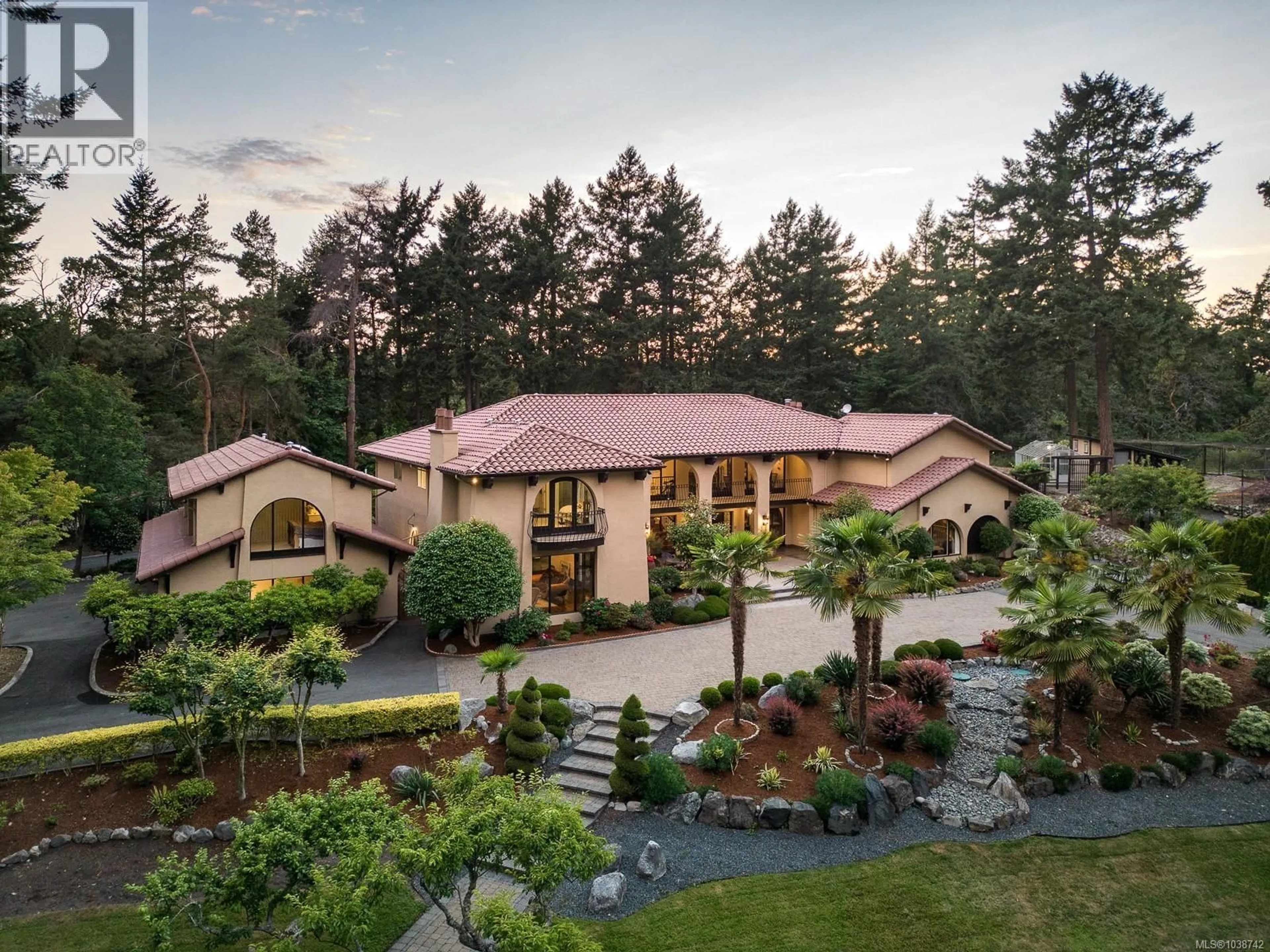 A pic from outside/outdoor area/front of a property/back of a property/a pic from drone, unknown for 2495 SHANNON PLACE, Saanich British Columbia V8N1X2