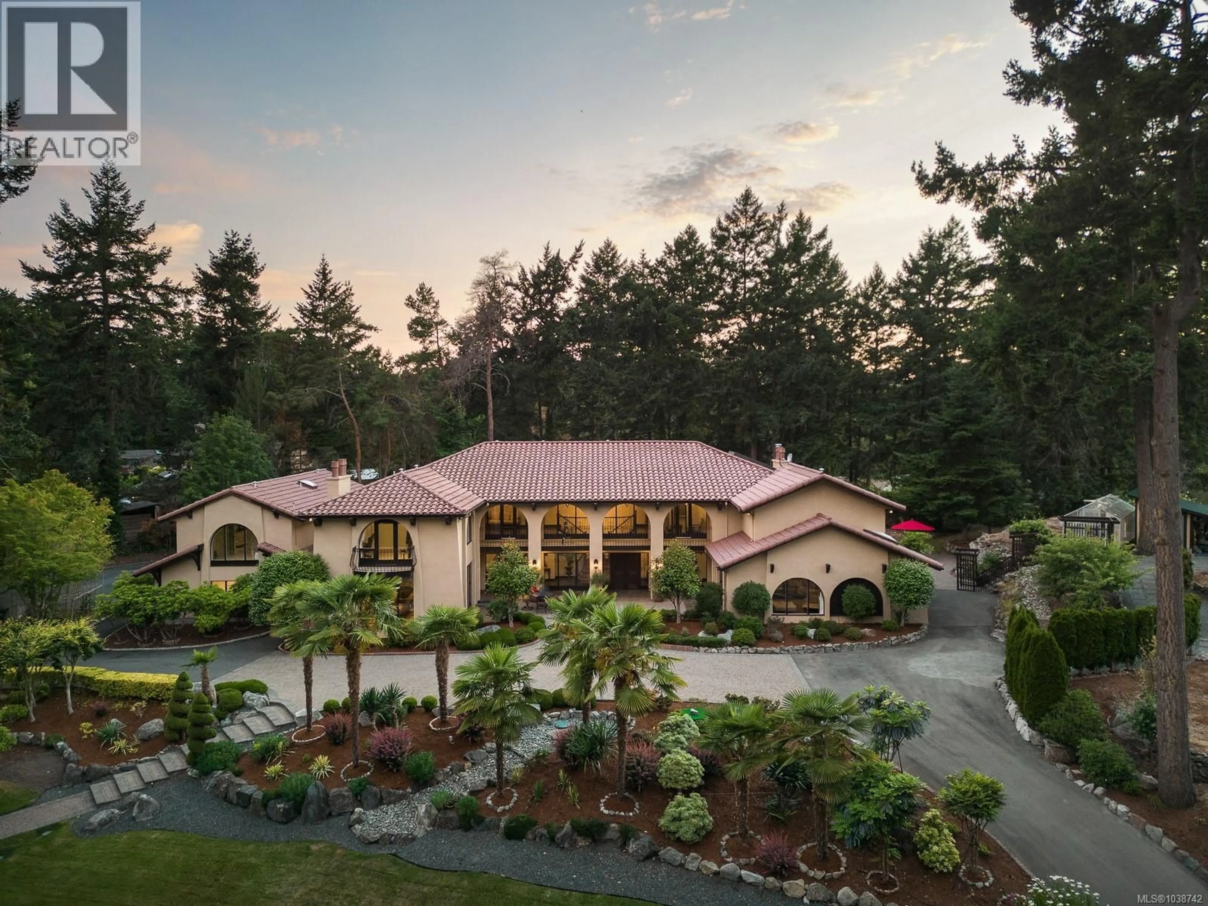 A pic from outside/outdoor area/front of a property/back of a property/a pic from drone, unknown for 2495 SHANNON PLACE, Saanich British Columbia V8N1X2