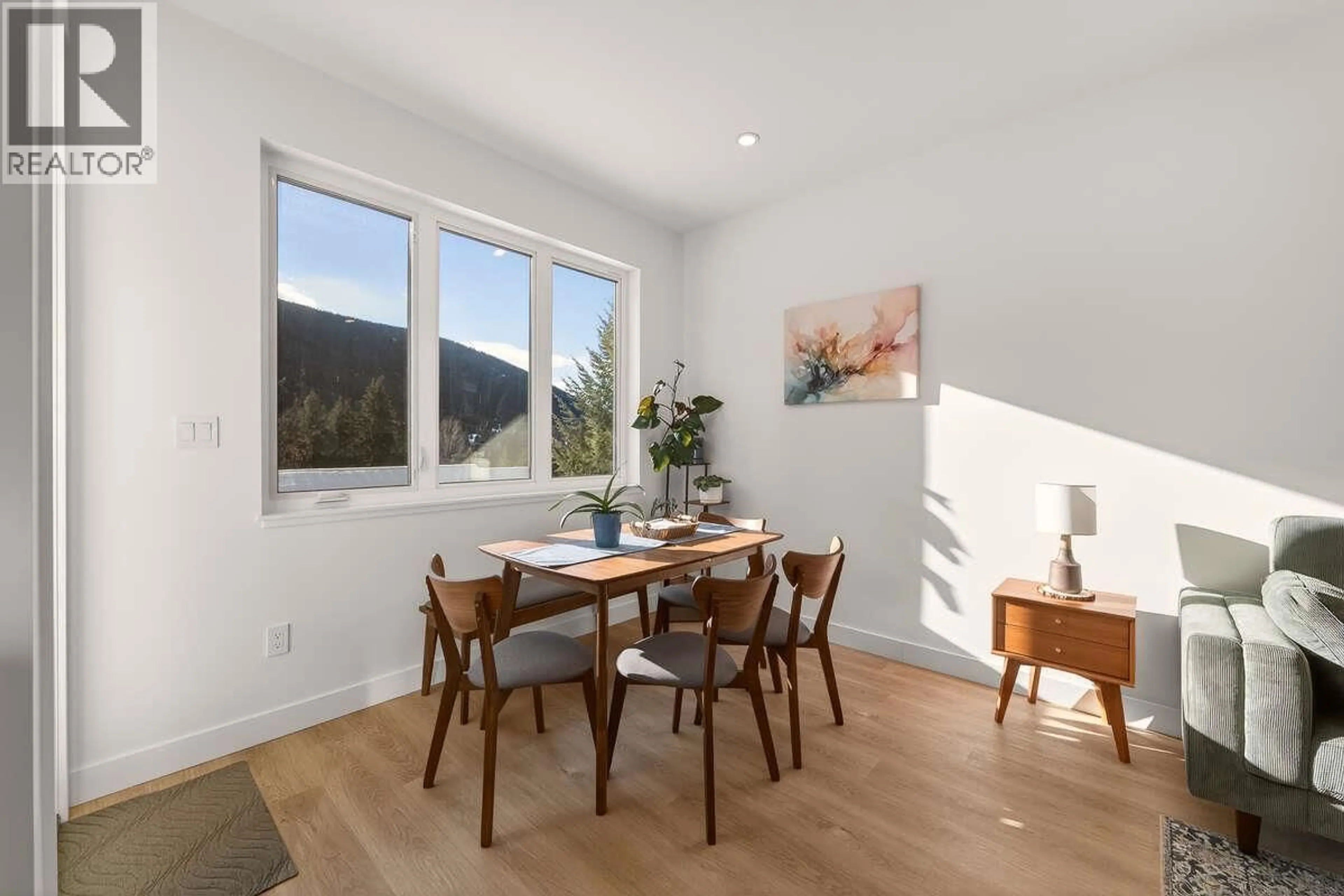 Dining room, wood/laminate floor for B - 2224 FALLS STREET, Nelson British Columbia V1L1K4