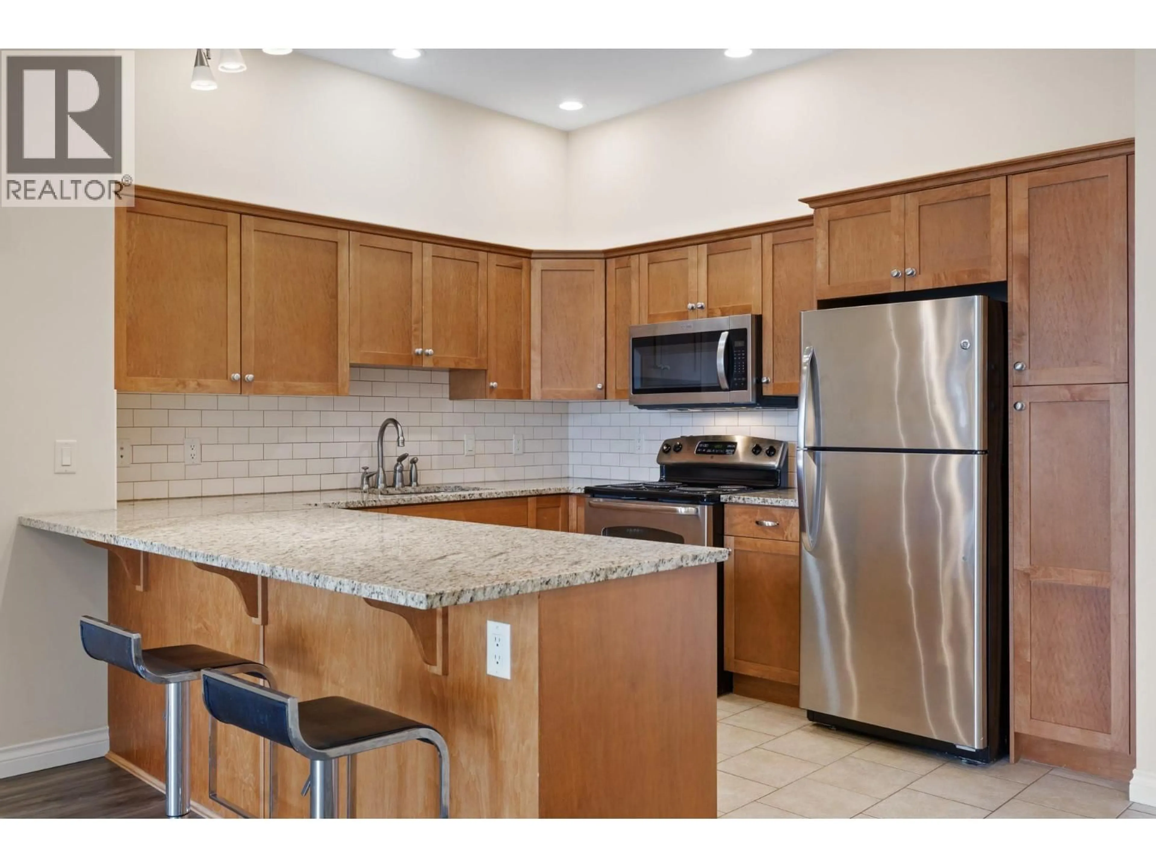 Standard kitchen, ceramic/tile floor for 3406 - 3832 OLD OKANAGAN HIGHWAY, West Kelowna British Columbia V4T3G6