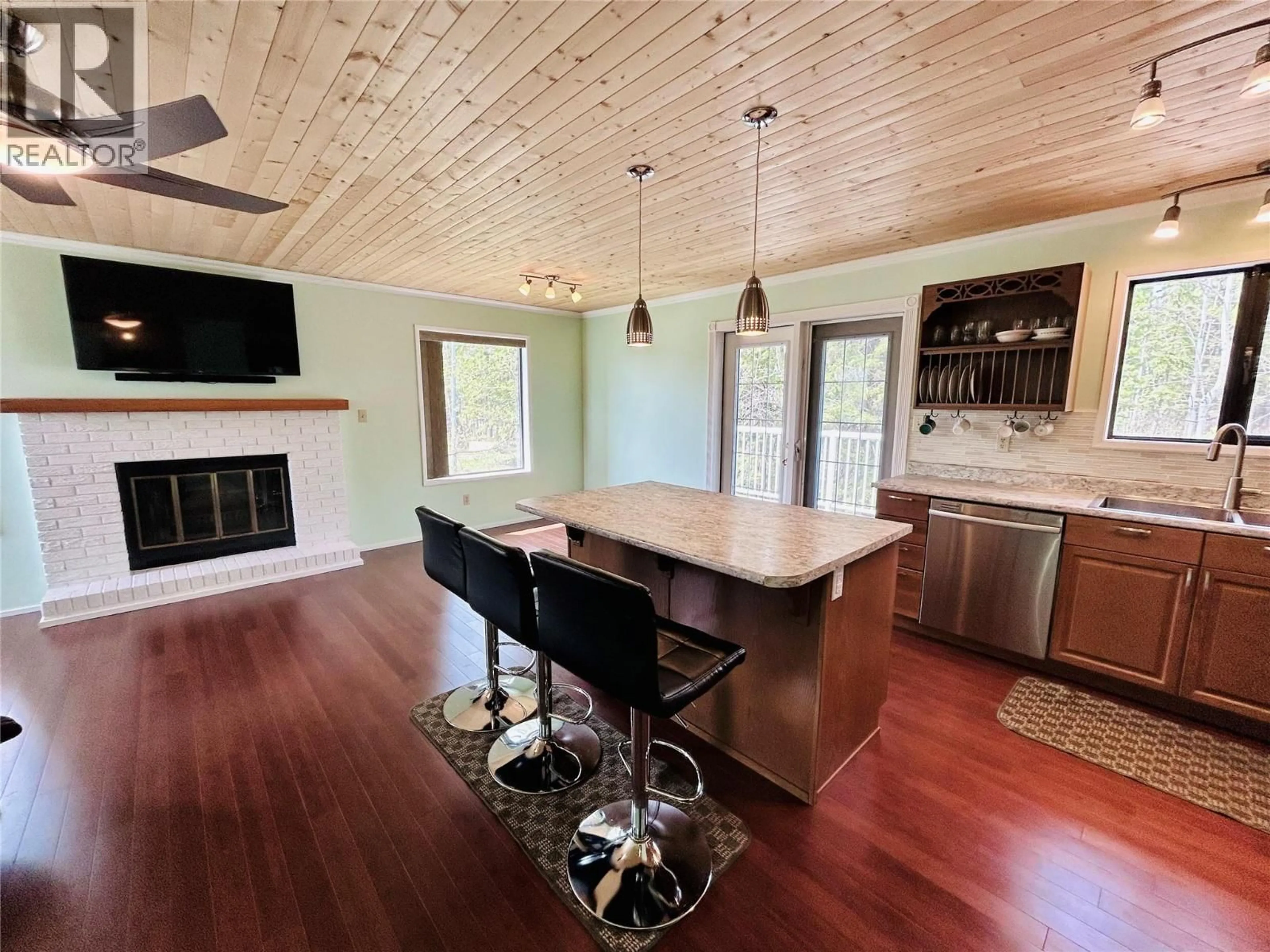 Open concept kitchen, unknown for 183 FELLERS AVENUE, Tumbler Ridge British Columbia V0C2W0