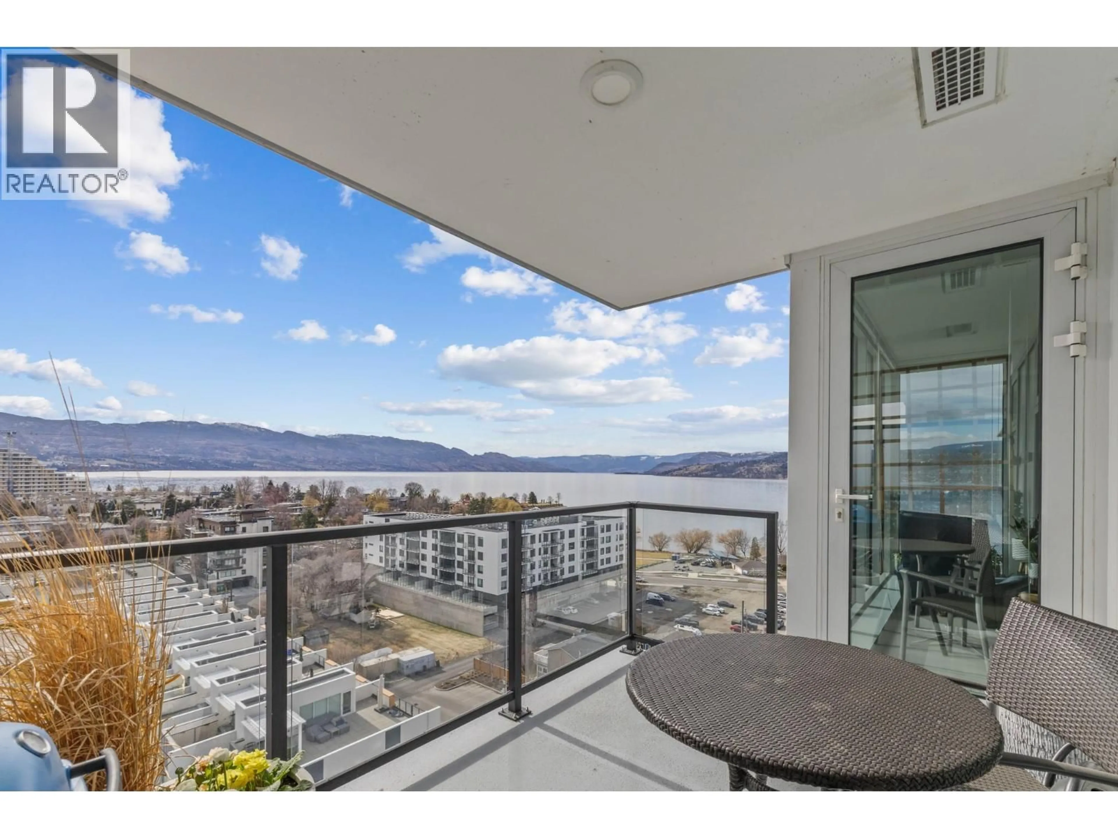 Balcony in the apartment, water/lake/river/ocean view for 1204 - 485 GROVES AVENUE, Kelowna British Columbia V1Y0C1