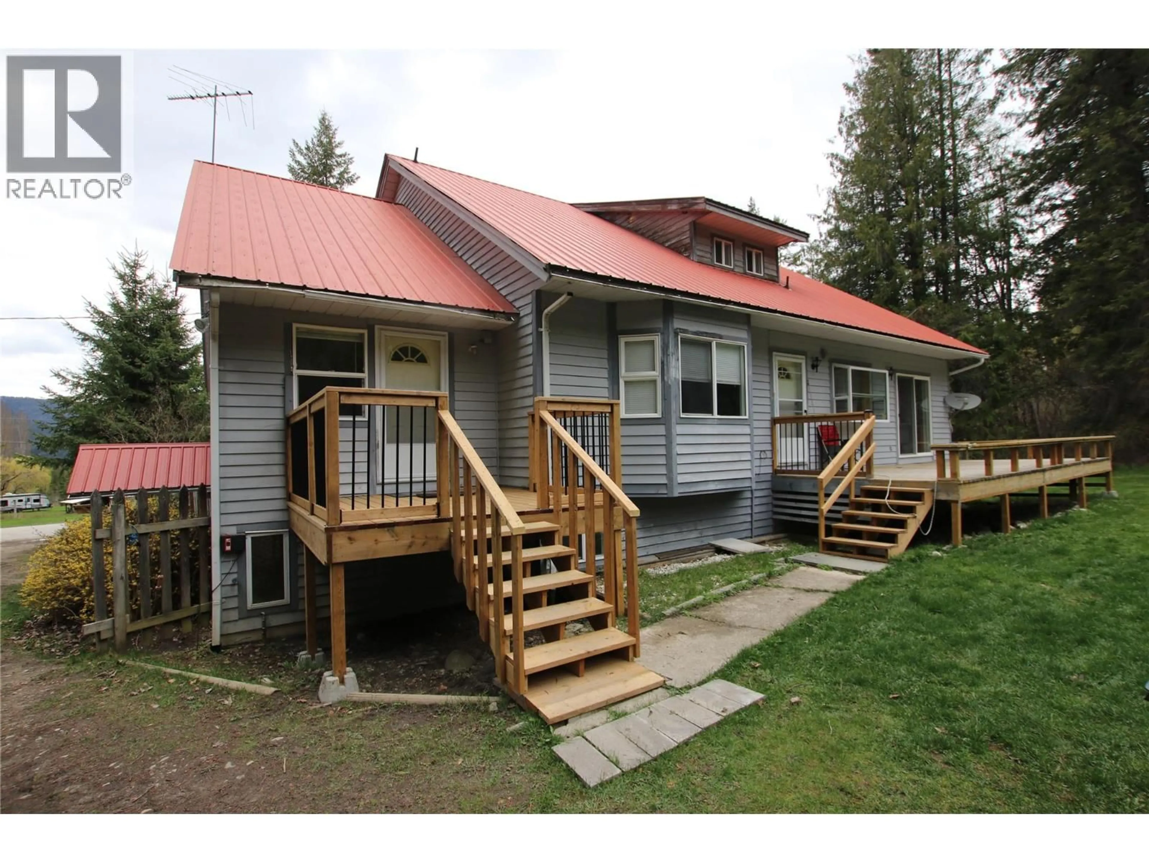 Unknown for 561 WILLOW STREET, Fauquier British Columbia V0G1J0