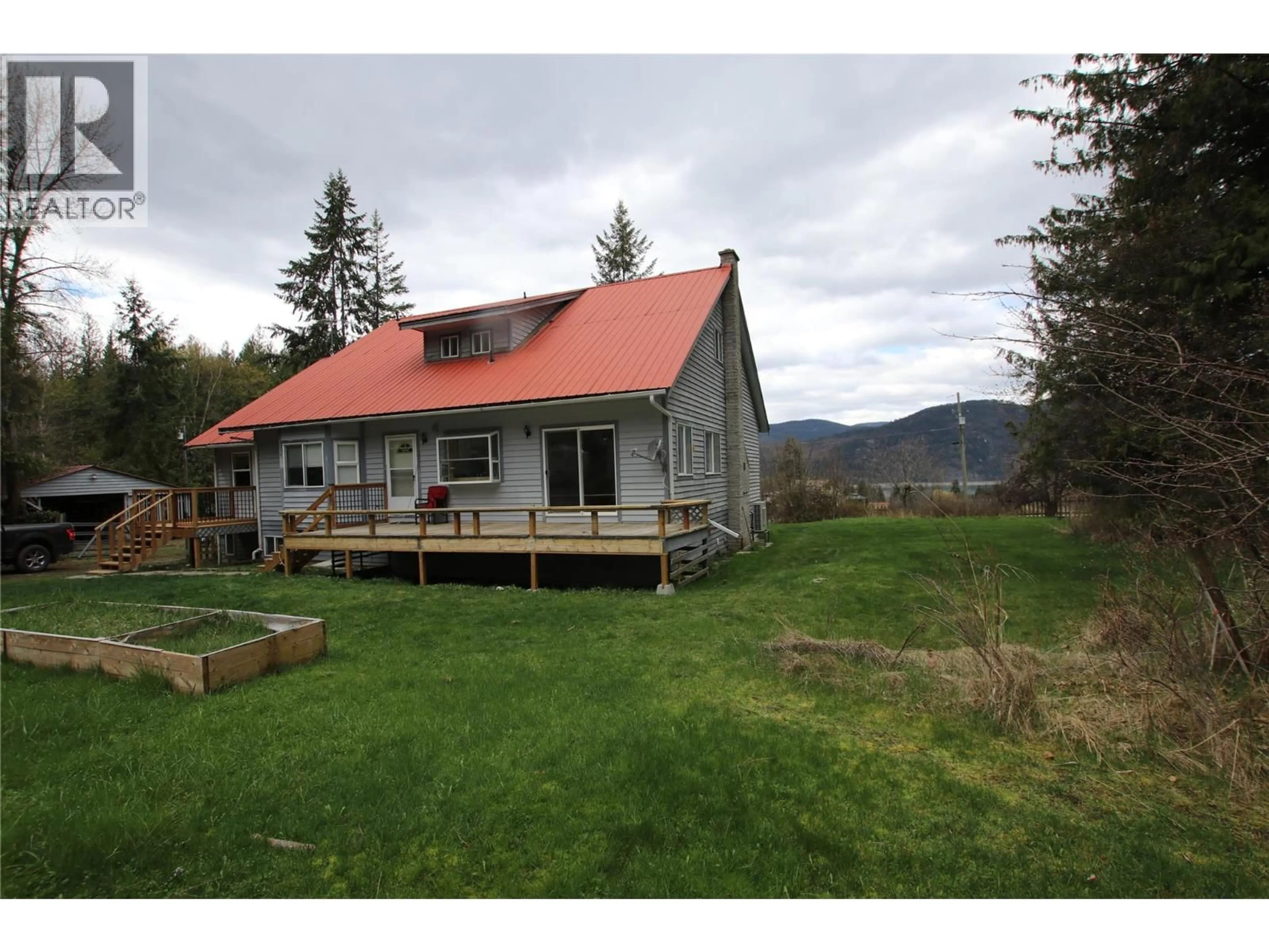 Unknown for 561 WILLOW STREET, Fauquier British Columbia V0G1J0