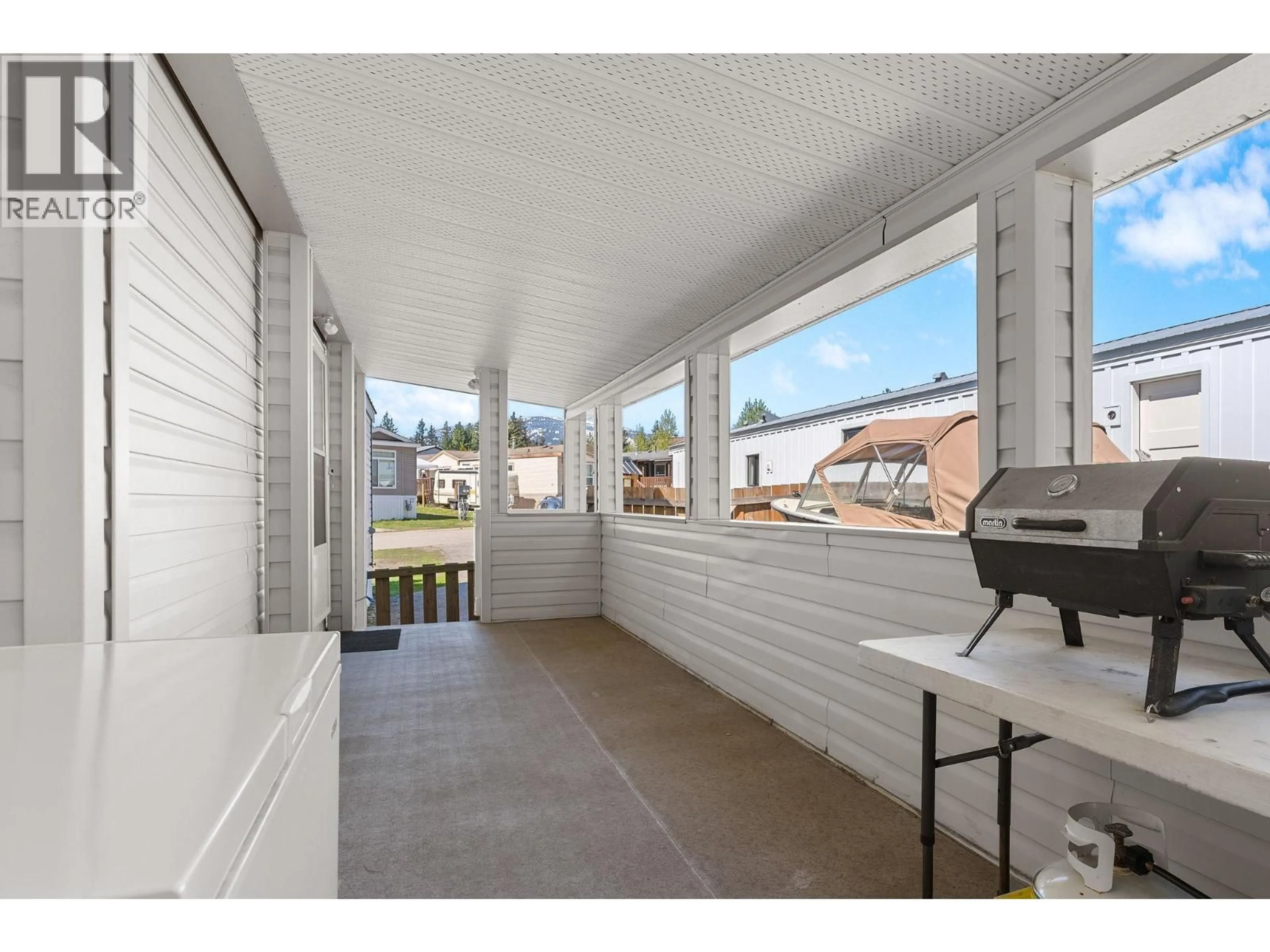Patio, street for 81 JOHNSON WAY, Revelstoke British Columbia V0E2S1