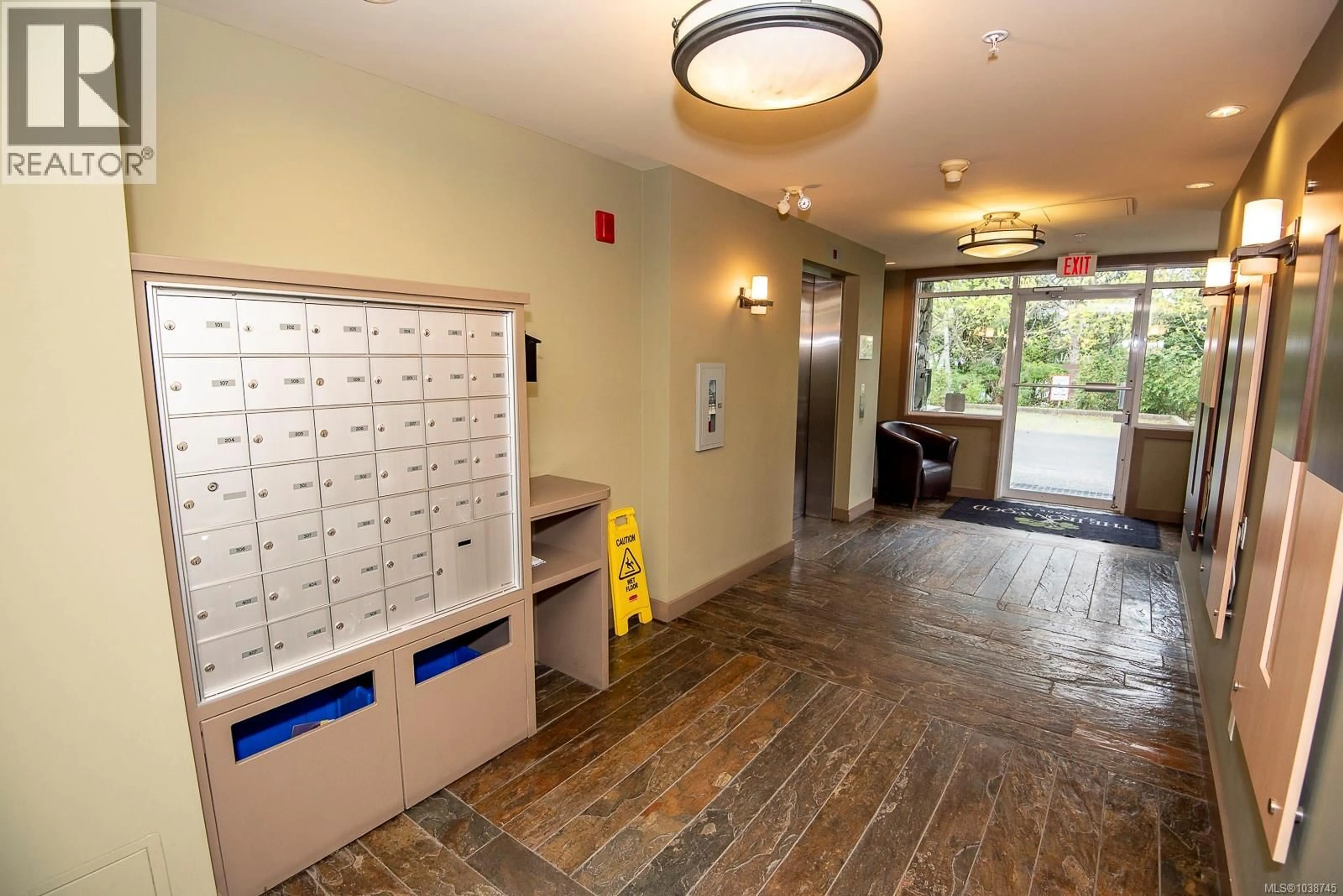 Indoor foyer for 302D - 1115 CRAIGFLOWER ROAD, Esquimalt British Columbia V9A7R1