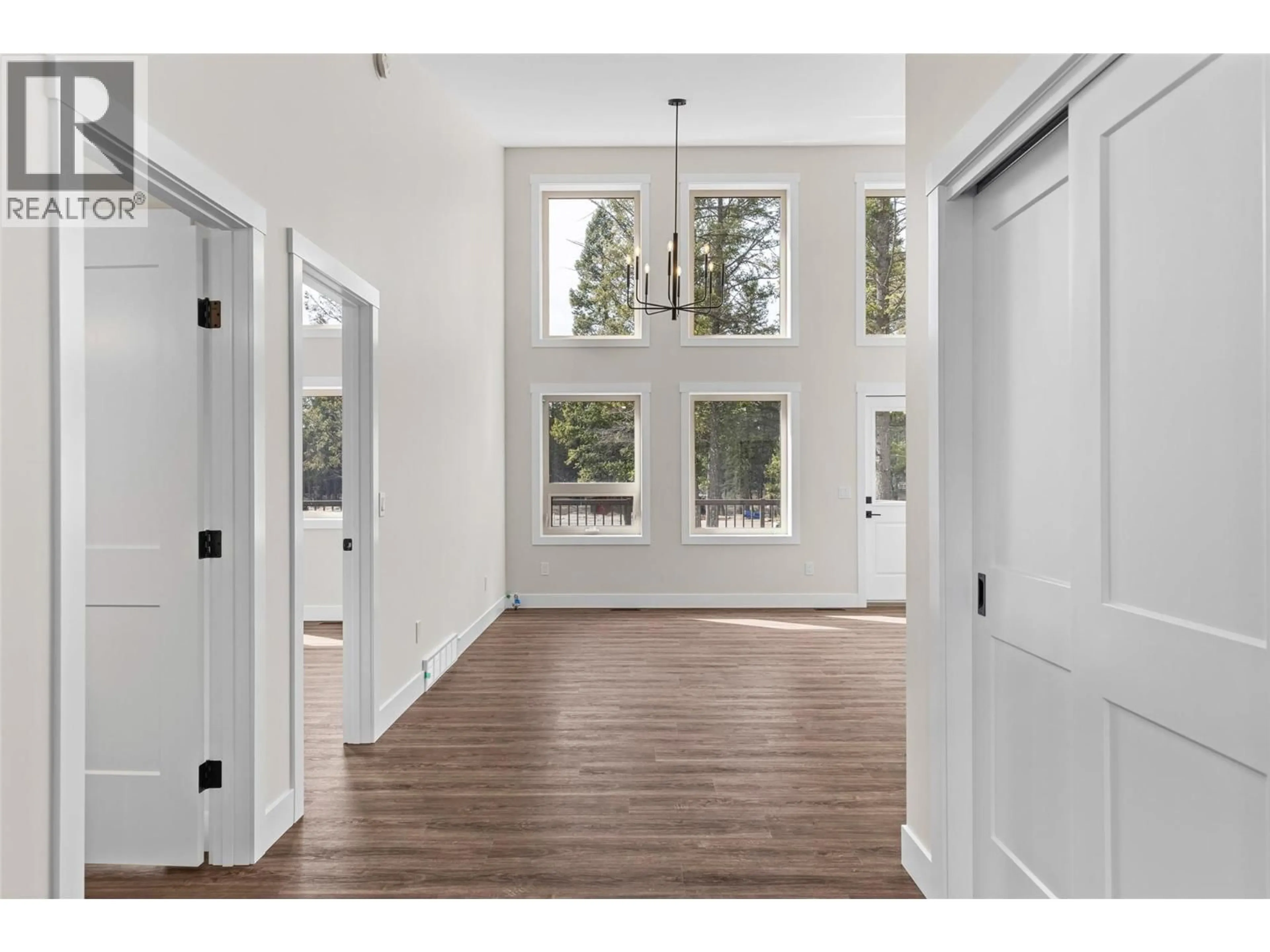 Indoor entryway for 1208 SWANSEA CRESCENT, Windermere British Columbia V0B2L0