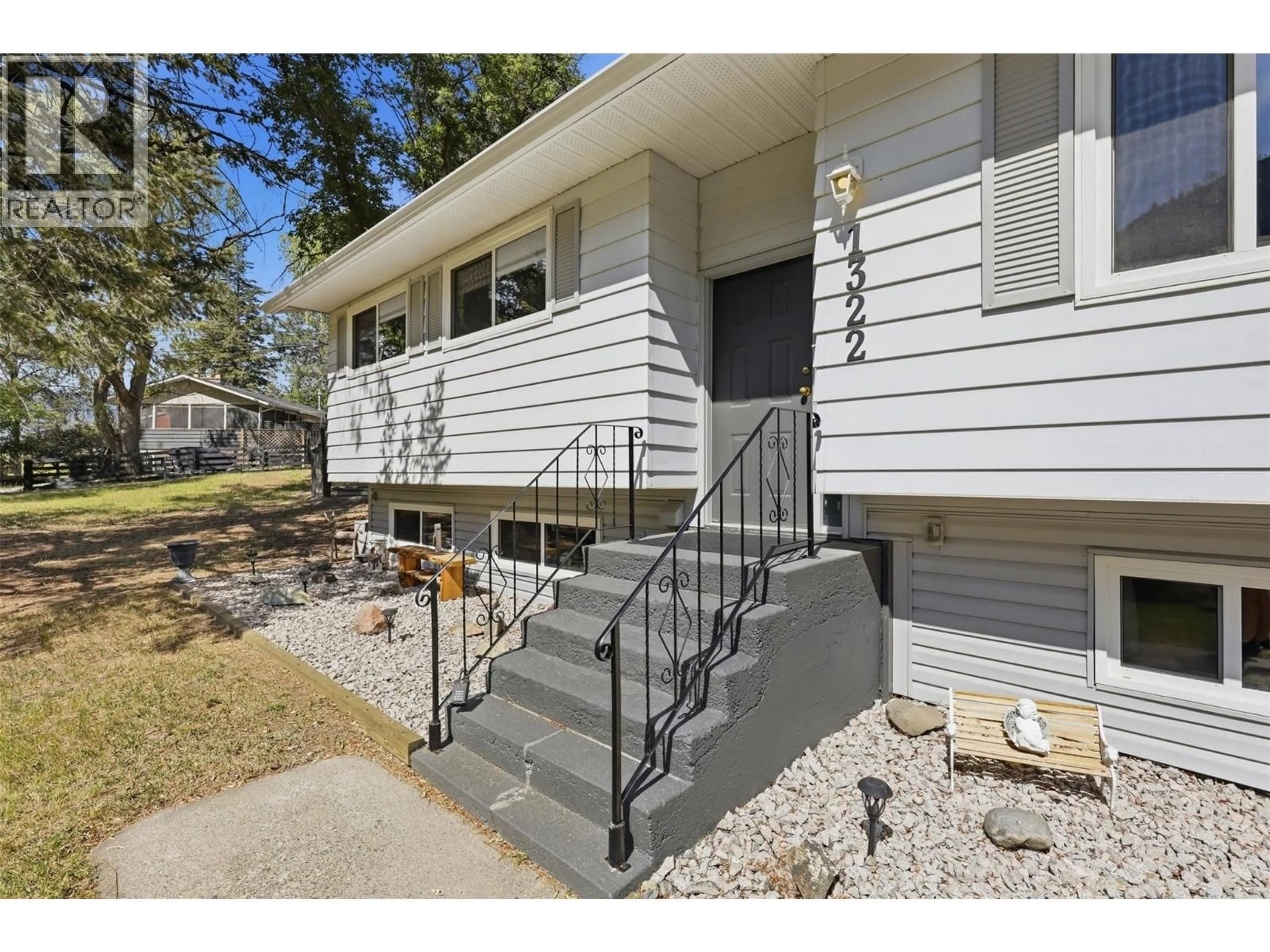 Home with vinyl exterior material, street for 1322 LAMAR DRIVE, Kamloops British Columbia V2C5C6