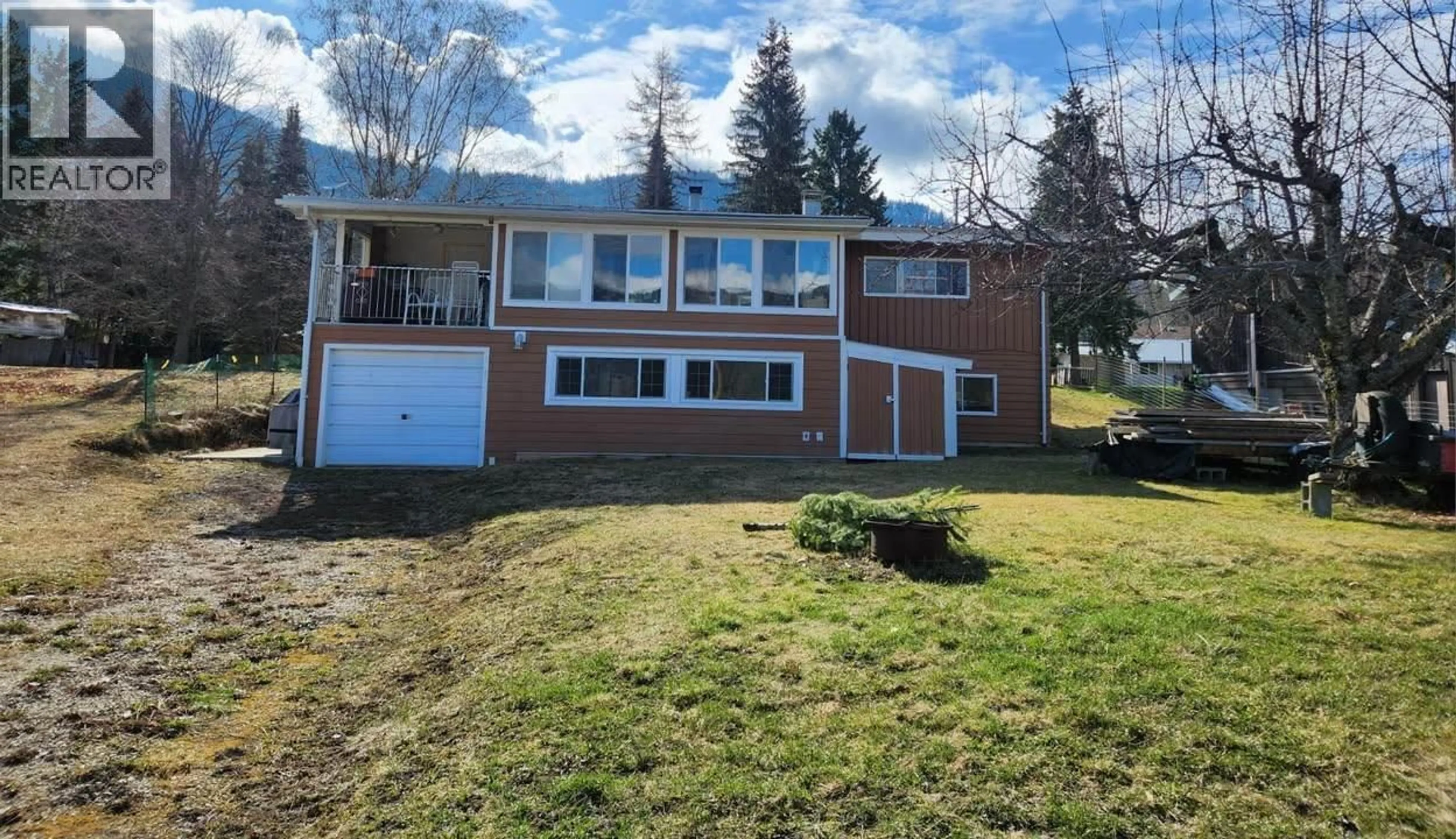 Unknown for 208 MAPLE STREET, Fauquier British Columbia V0G1J0