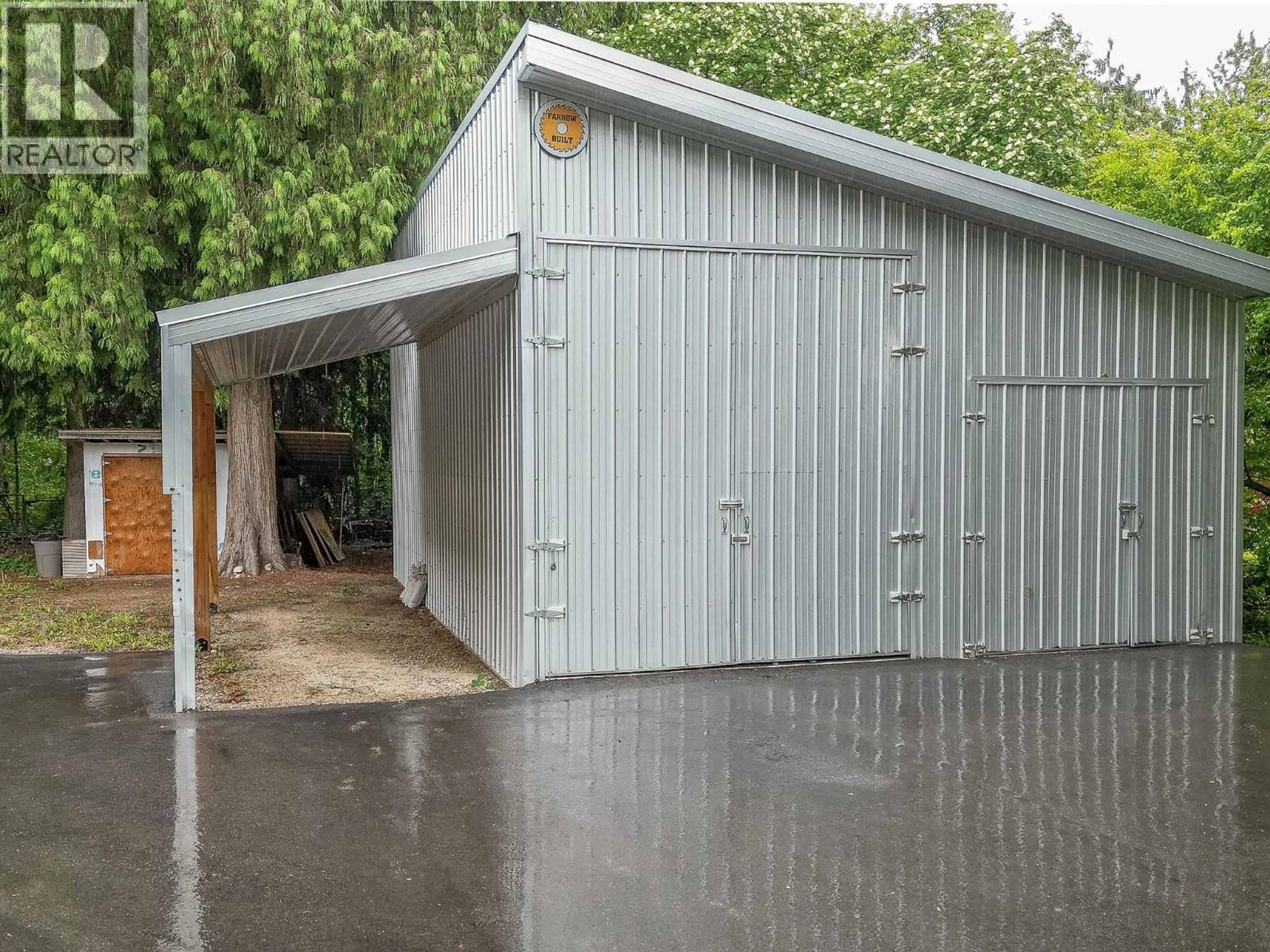 Indoor garage for 1226 GREEN ROAD SOUTH, Sicamous British Columbia V0E2V1