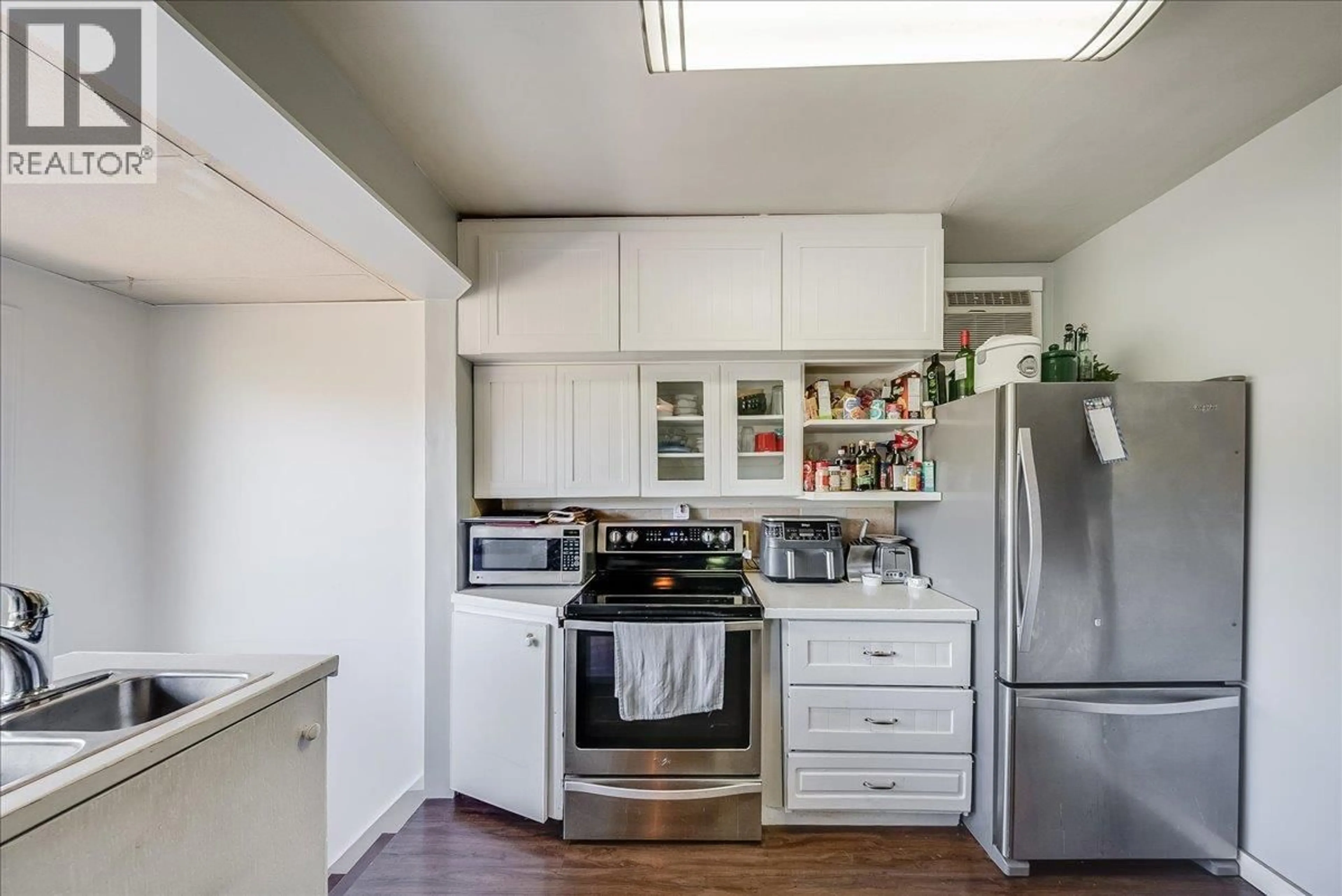 Standard kitchen, unknown for 2139 DANIEL STREET, Trail British Columbia V1R4H1