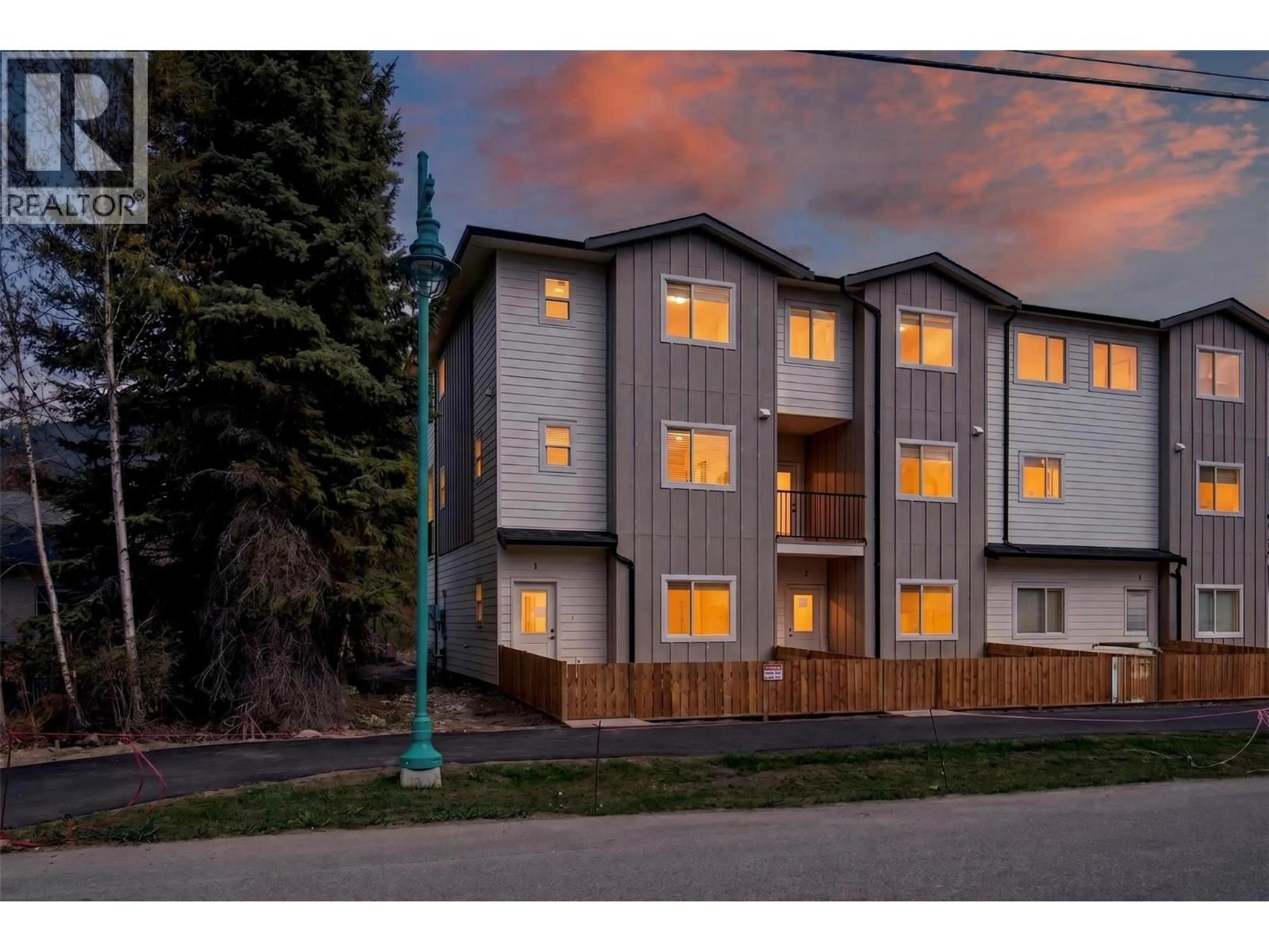 A pic from outside/outdoor area/front of a property/back of a property/a pic from drone, unknown for 3 - 222 TEMPLE STREET, Sicamous British Columbia V0E2V0