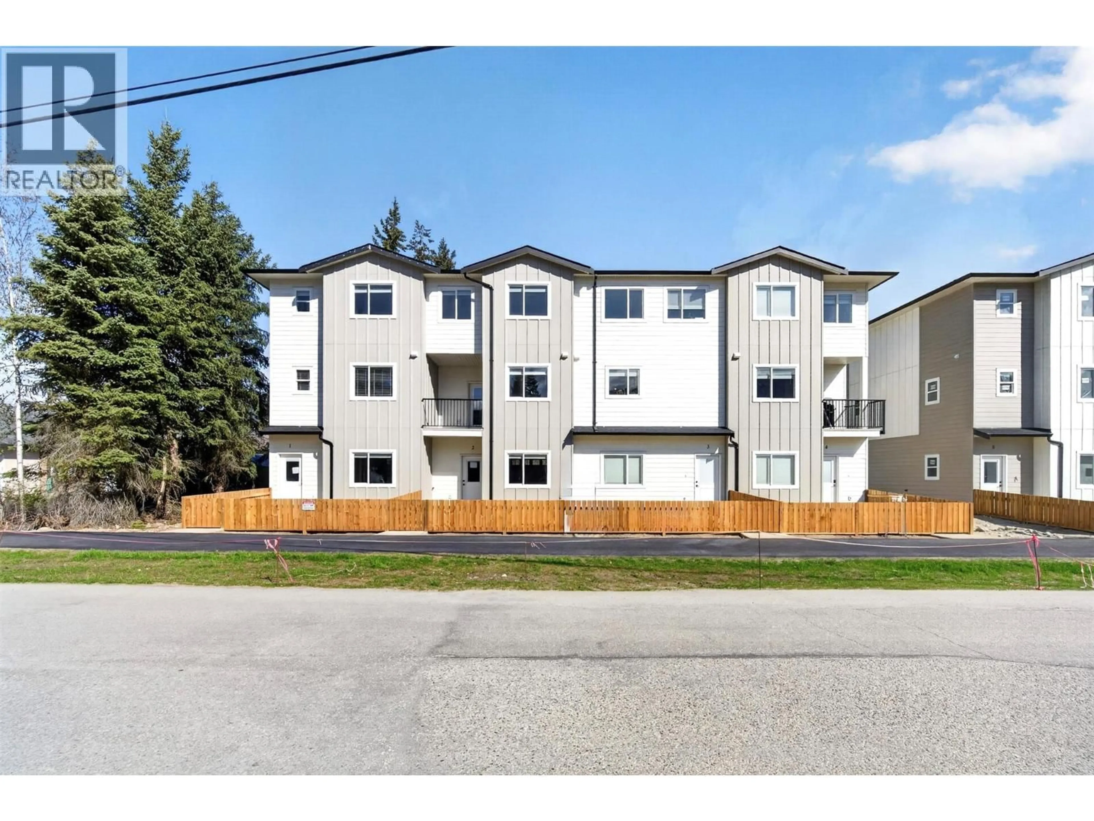 A pic from outside/outdoor area/front of a property/back of a property/a pic from drone, street for 3 - 222 TEMPLE STREET, Sicamous British Columbia V0E2V0