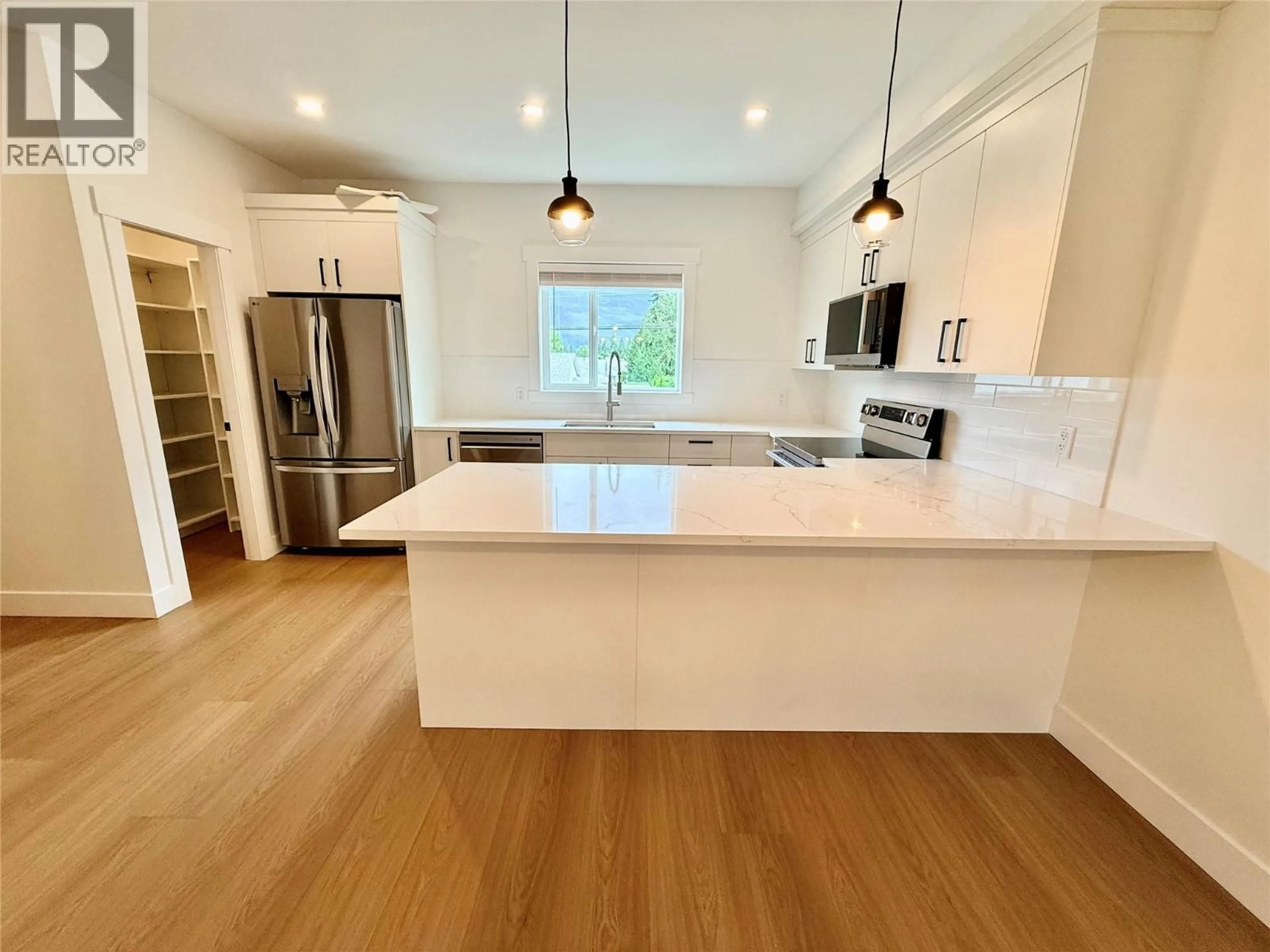 Open concept kitchen, unknown for 3 - 222 TEMPLE STREET, Sicamous British Columbia V0E2V0