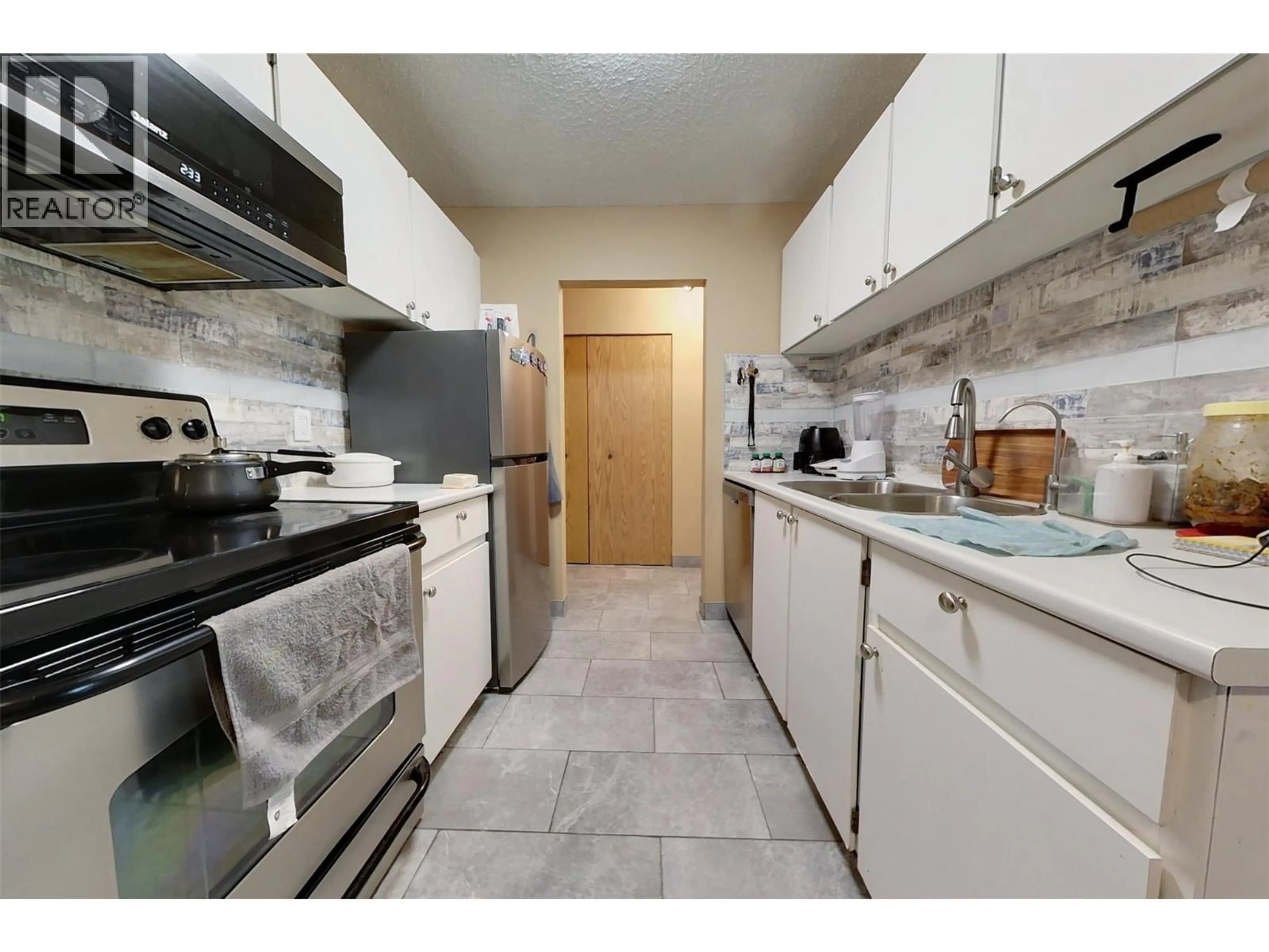 Standard kitchen, unknown for 209 - 1108 23RD  N AVENUE, Cranbrook British Columbia V1C5T6