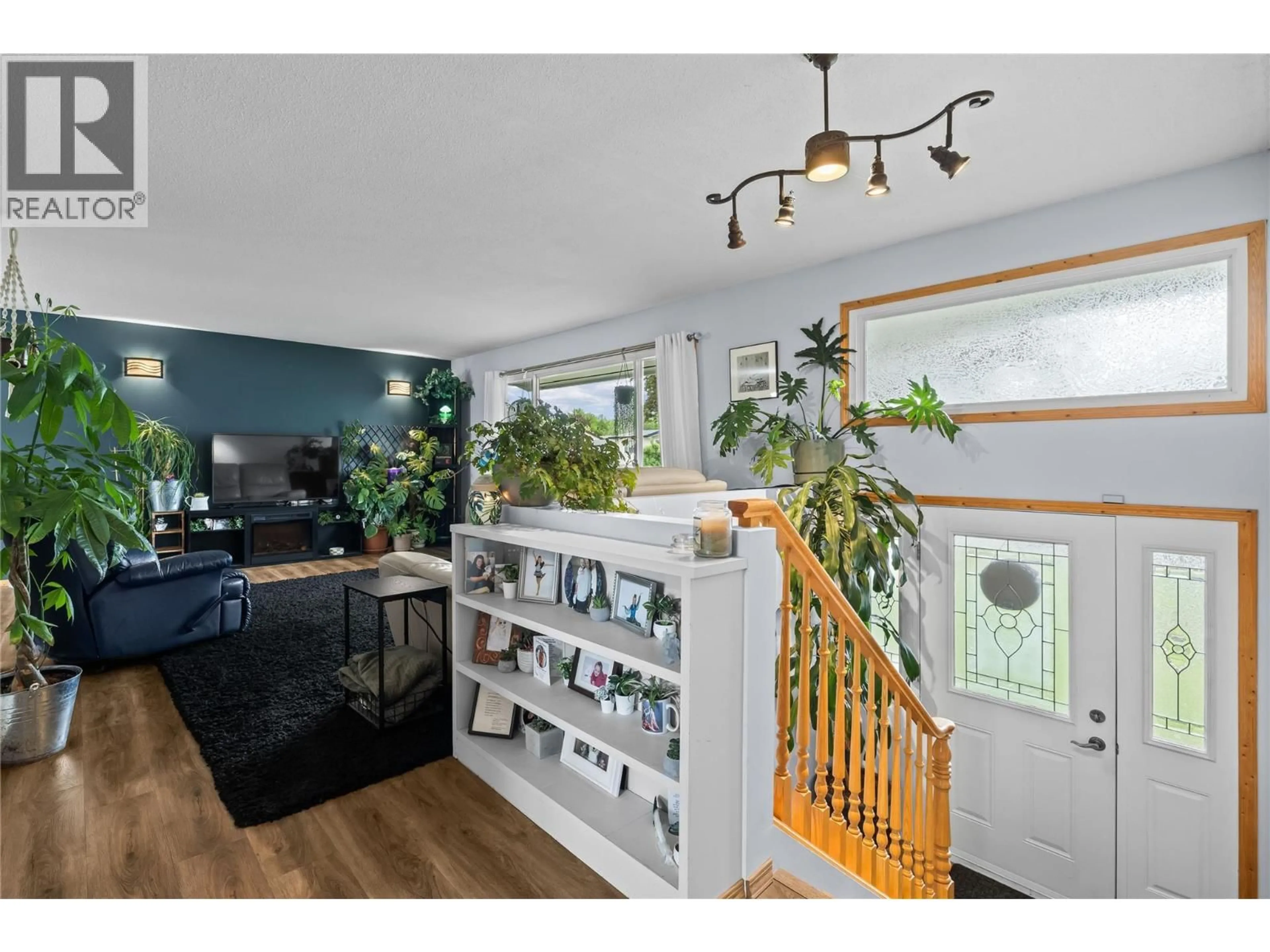 Indoor entryway for 340 ADVENTURE ROAD, Kelowna British Columbia V1X1N4