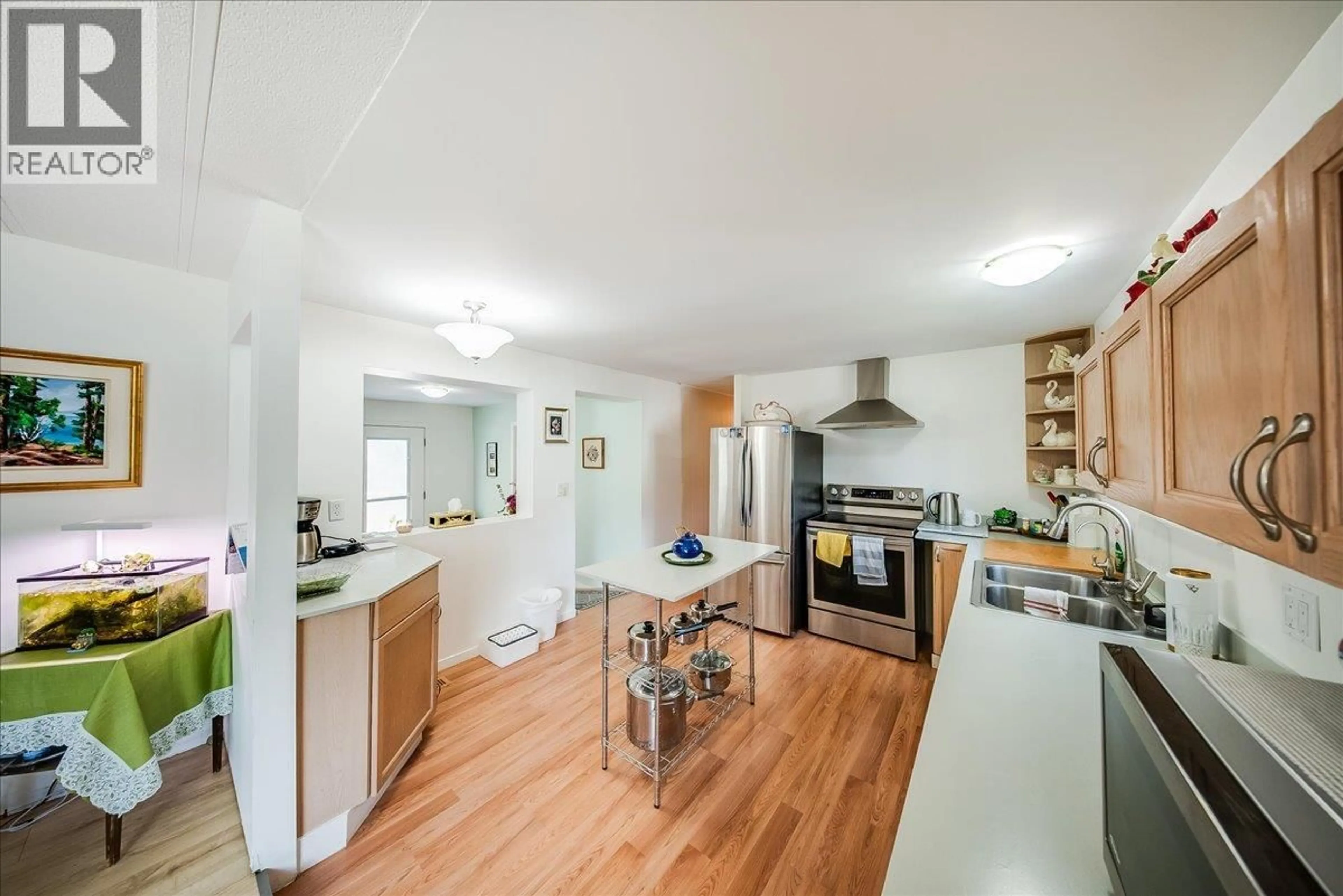 Open concept kitchen, unknown for 53 - 500 16TH AVENUE, Genelle British Columbia V0G1G0