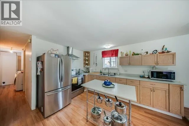 53 - 500 16TH AVENUE, Genelle 4