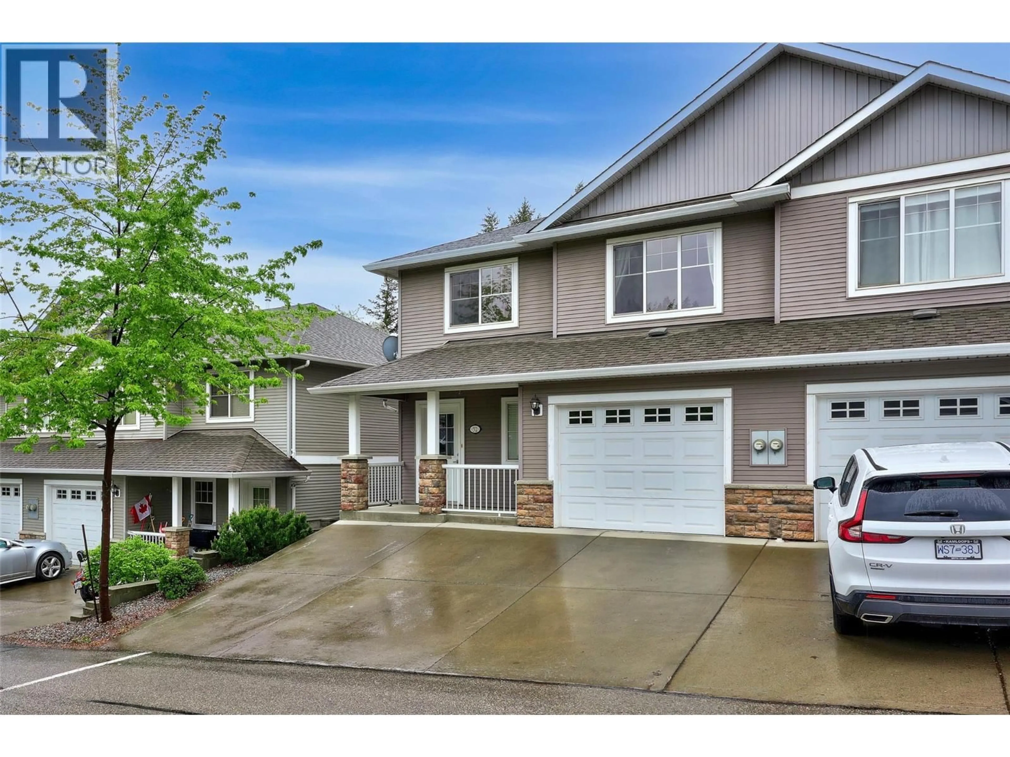 Home with vinyl exterior material, street for 32 - 1855 HILLSIDE DRIVE, Kamloops British Columbia V2E0A2