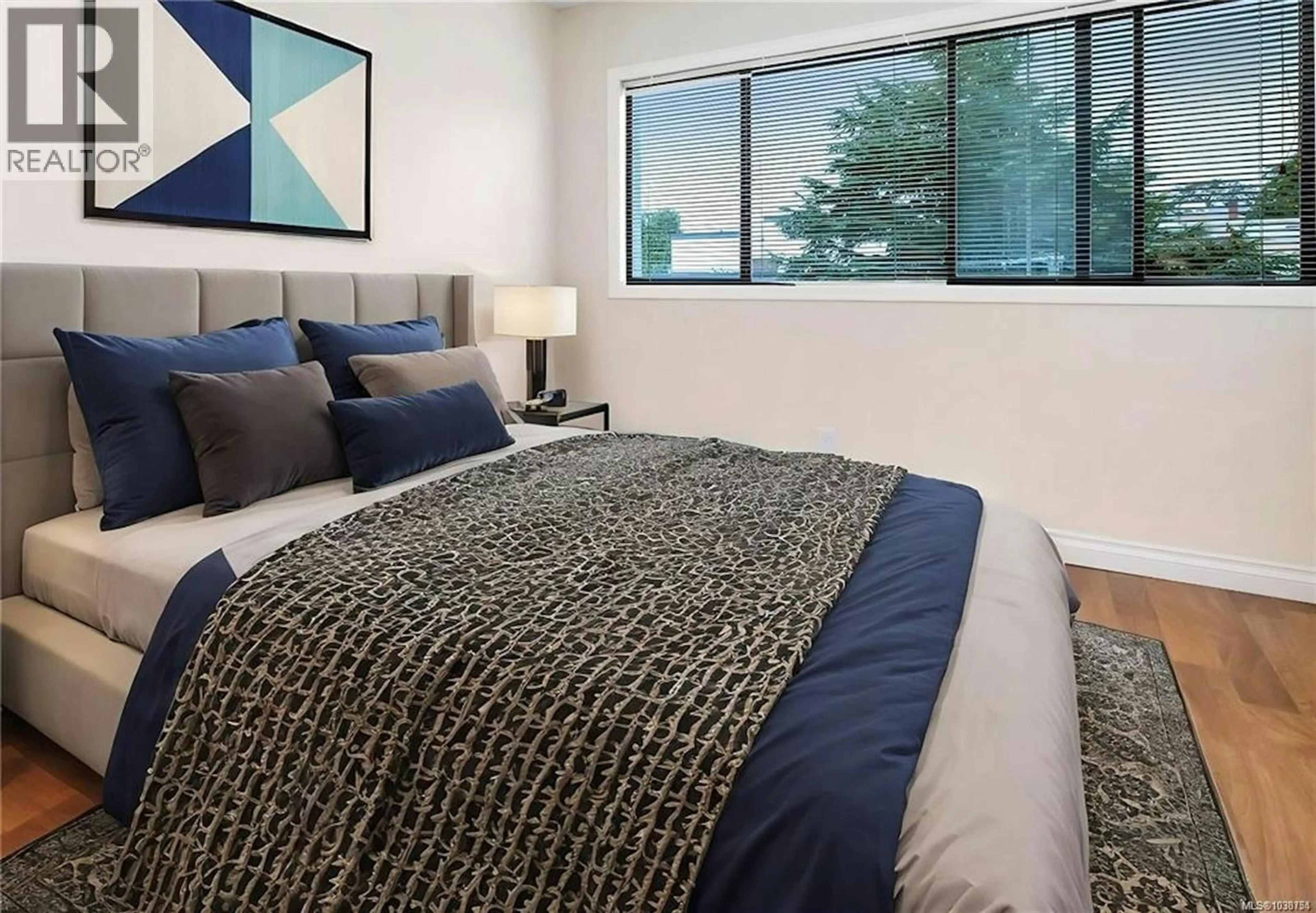 Bedroom with bed, carpet floor for 506 - 420 LINDEN AVENUE, Victoria British Columbia V8V4G3