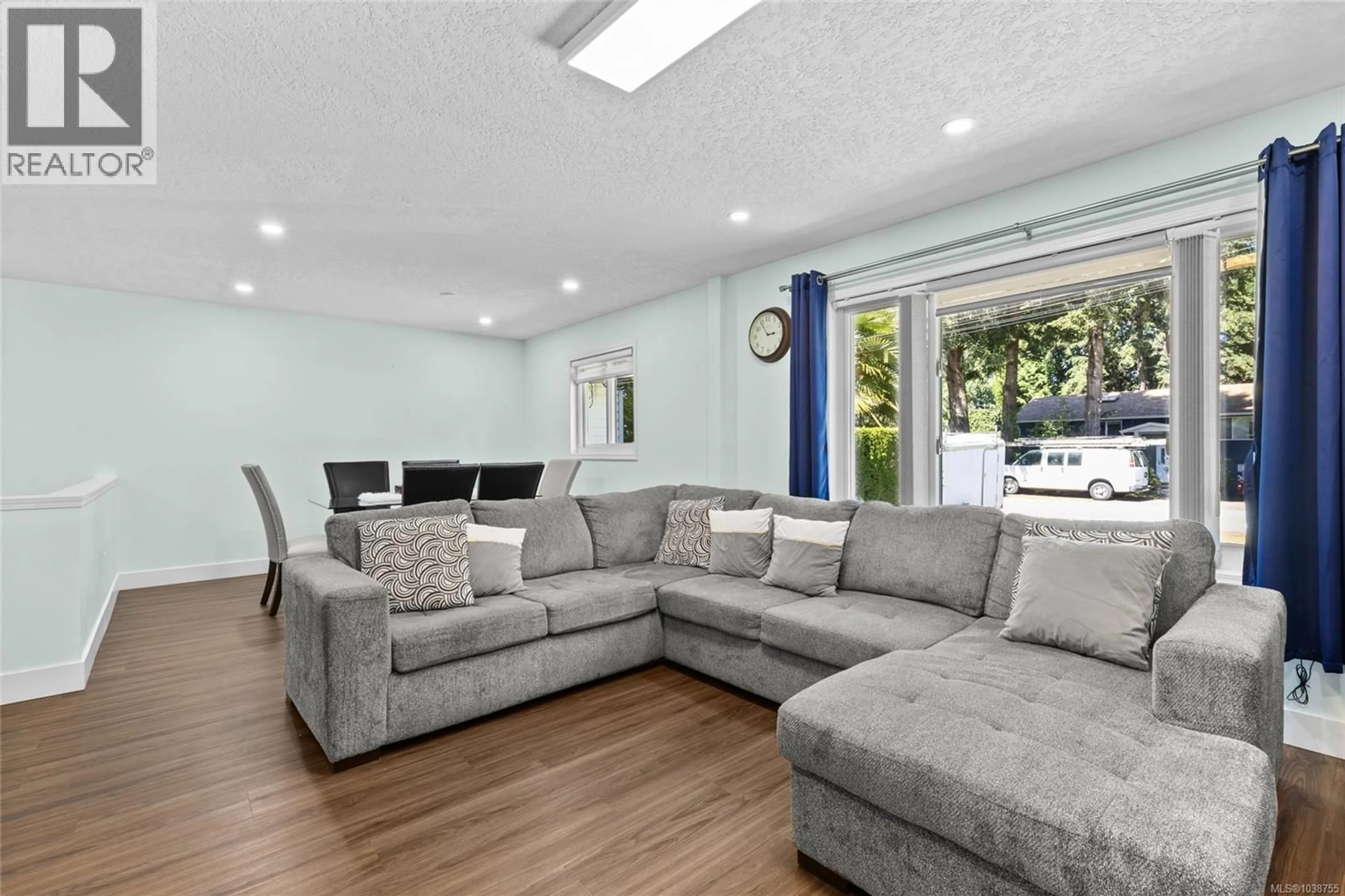 Living room with furniture, unknown for 1039 HASLAM AVENUE, Langford British Columbia V9B2N3