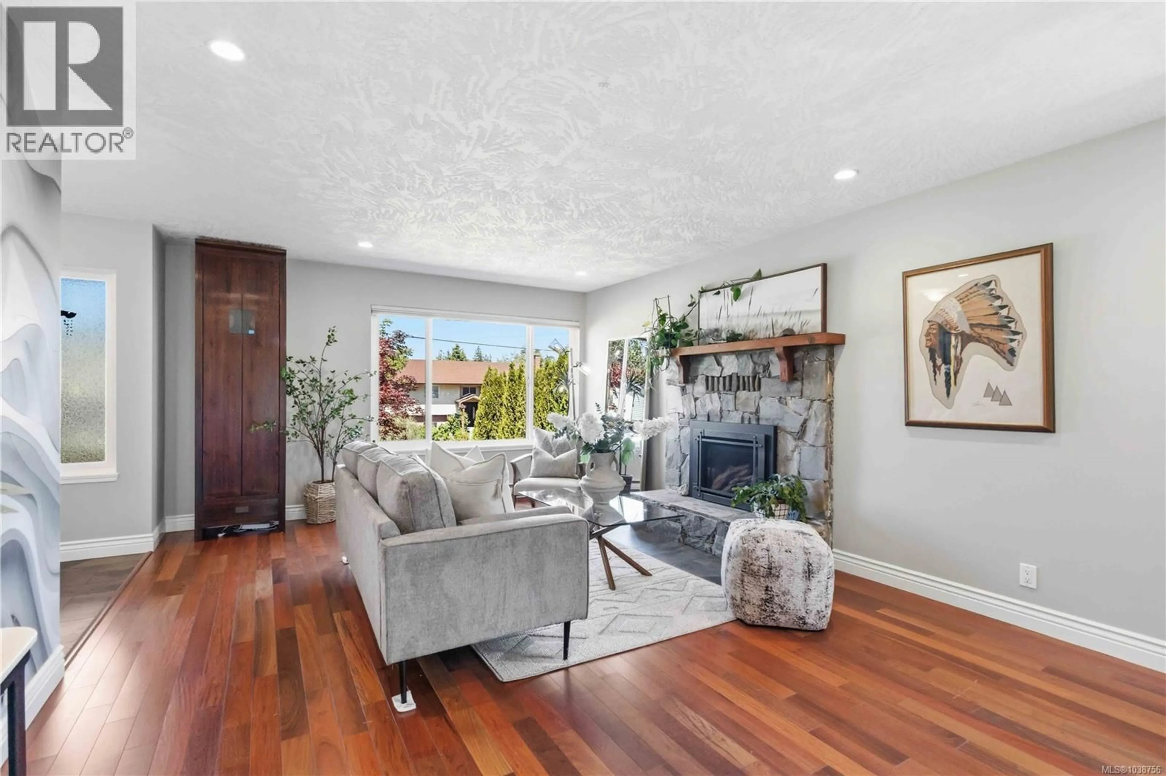 Living room with furniture, unknown for 1171 ROY ROAD, Saanich British Columbia V8Z2X5