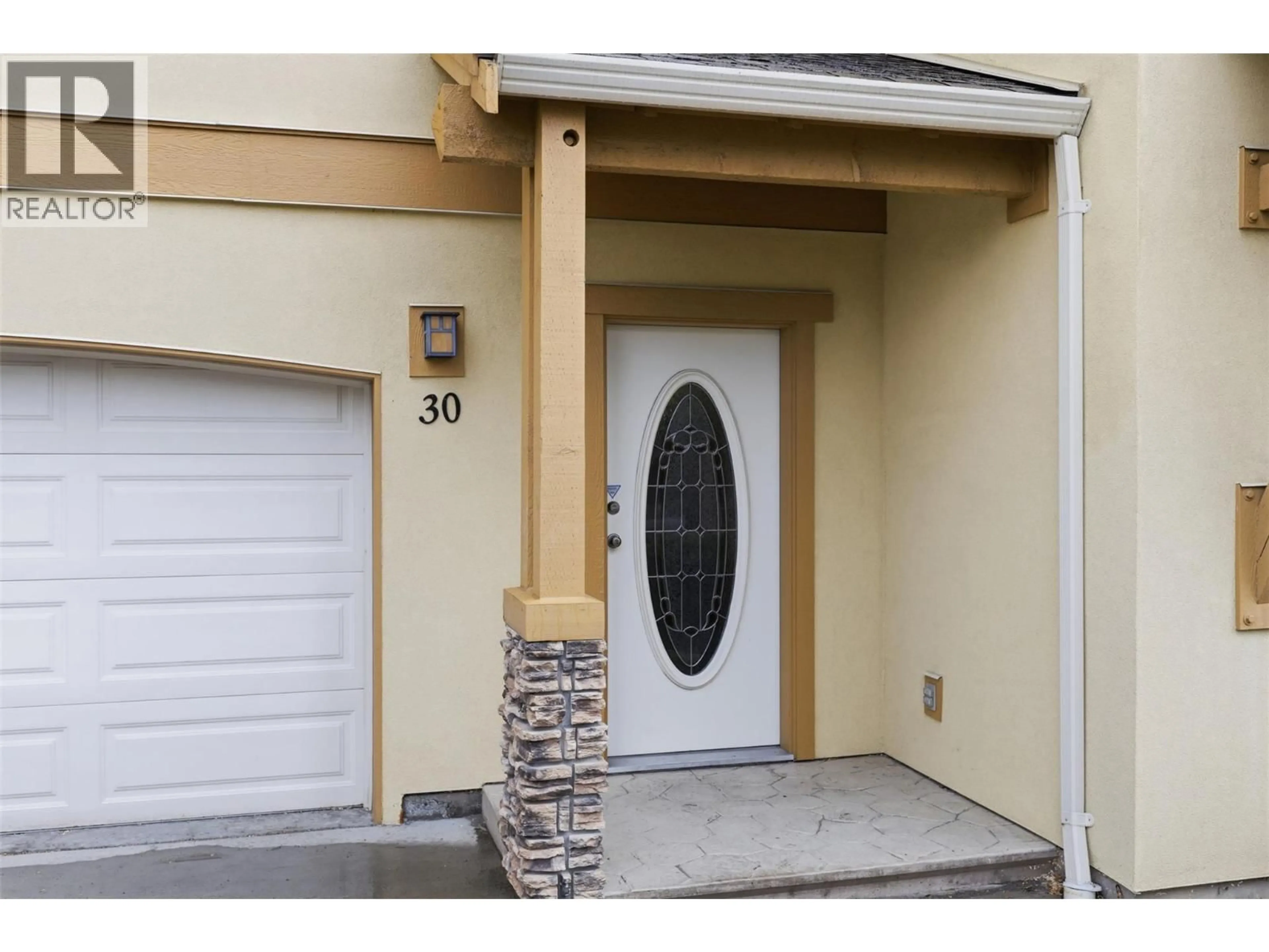 Indoor entryway for 30 - 1055 ABERDEEN DRIVE, Kamloops British Columbia V1S2A7
