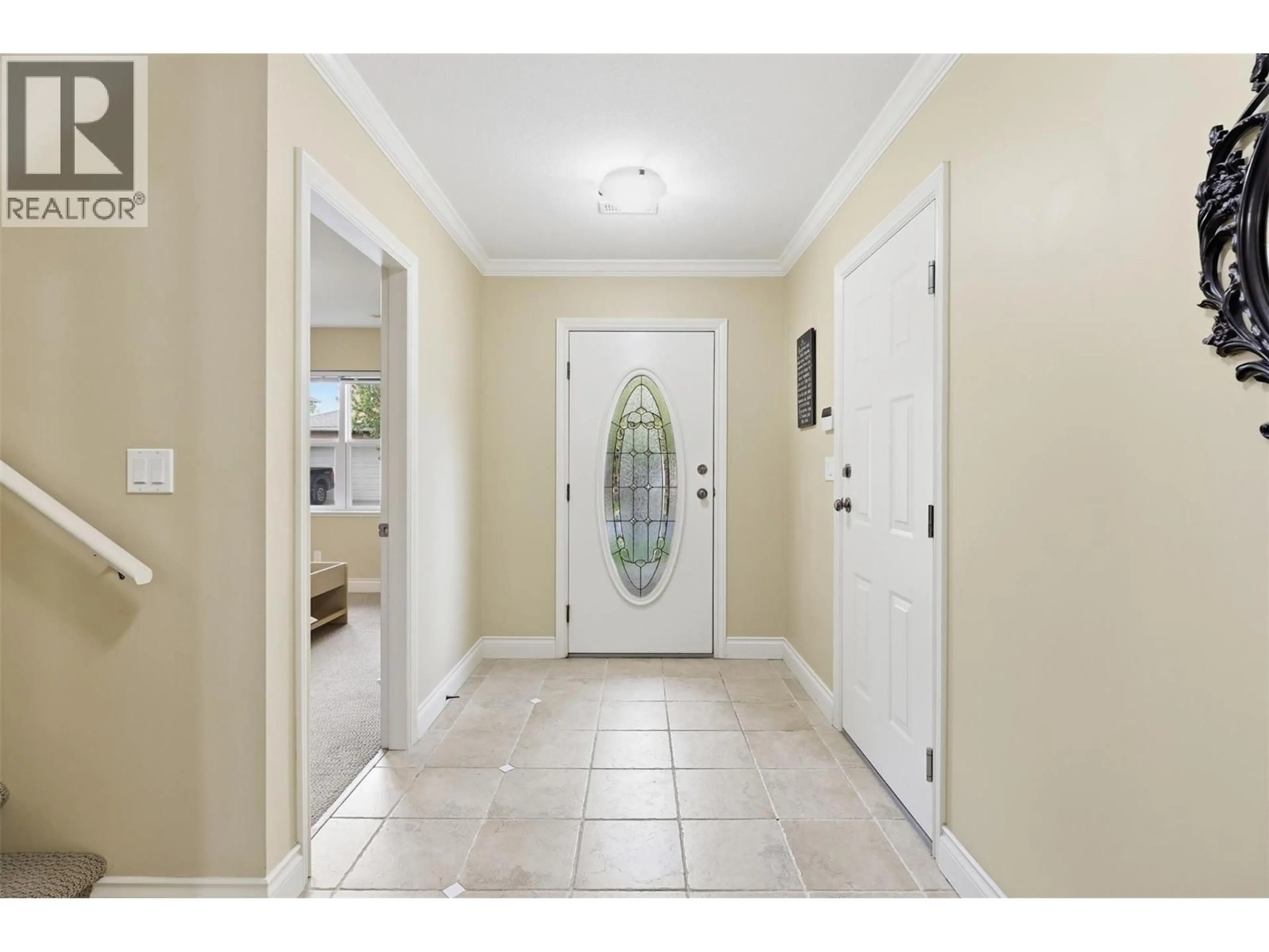 Indoor entryway for 30 - 1055 ABERDEEN DRIVE, Kamloops British Columbia V1S2A7