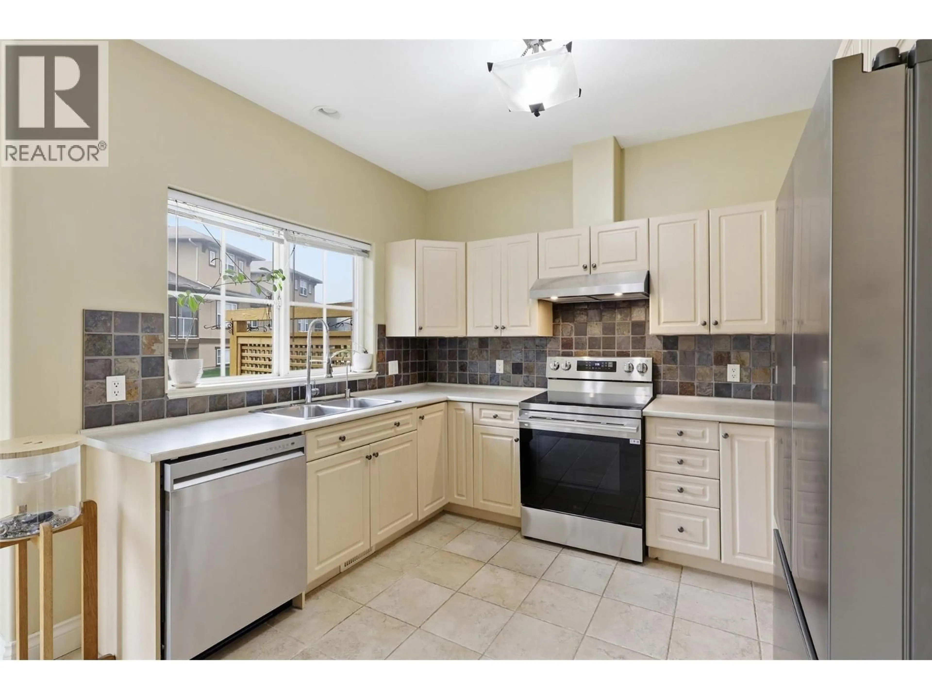Unknown for 30 - 1055 ABERDEEN DRIVE, Kamloops British Columbia V1S2A7