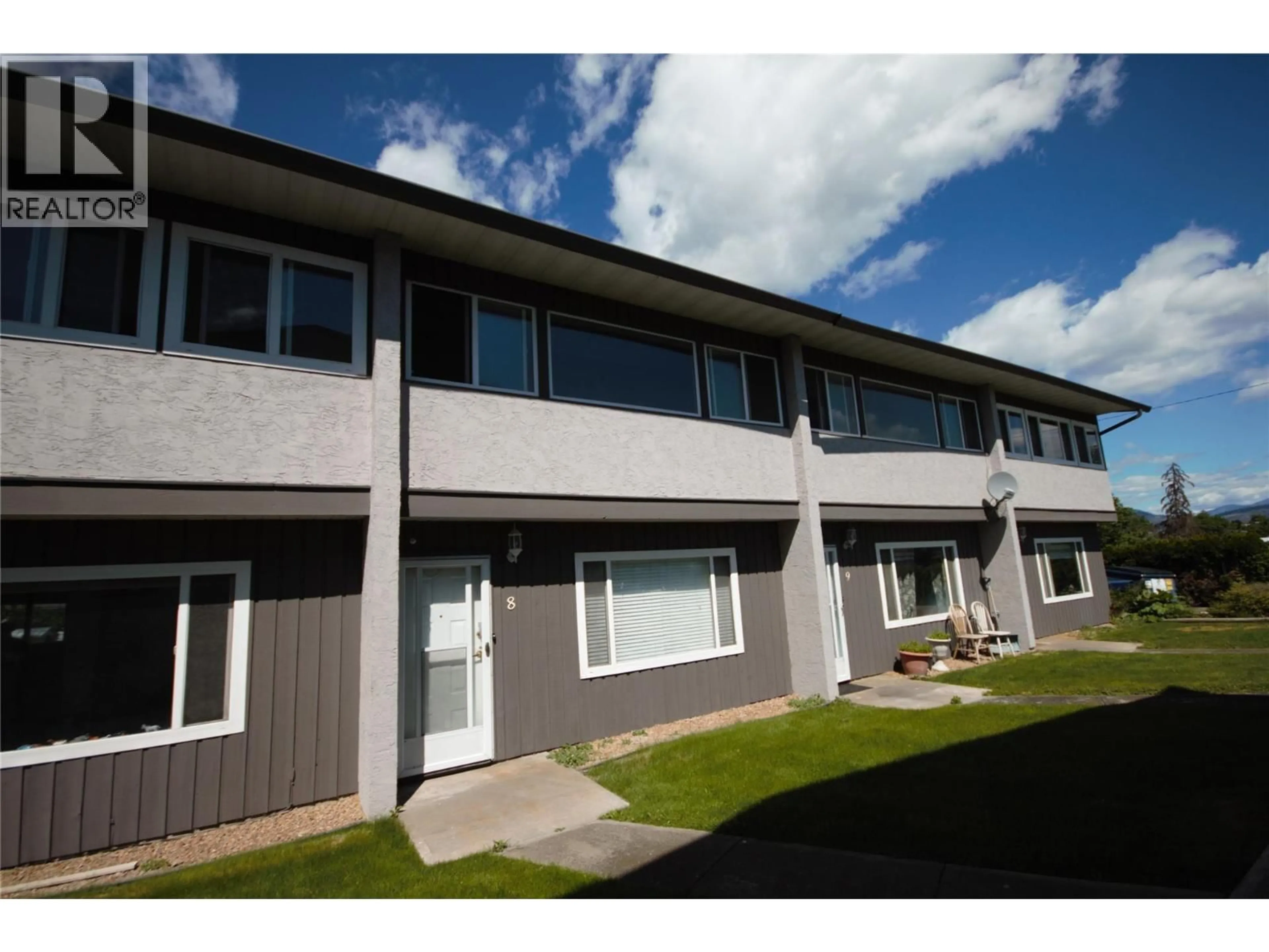 A pic from outside/outdoor area/front of a property/back of a property/a pic from drone, building for 8 - 5820 MAIN STREET, Oliver British Columbia V0H1T9