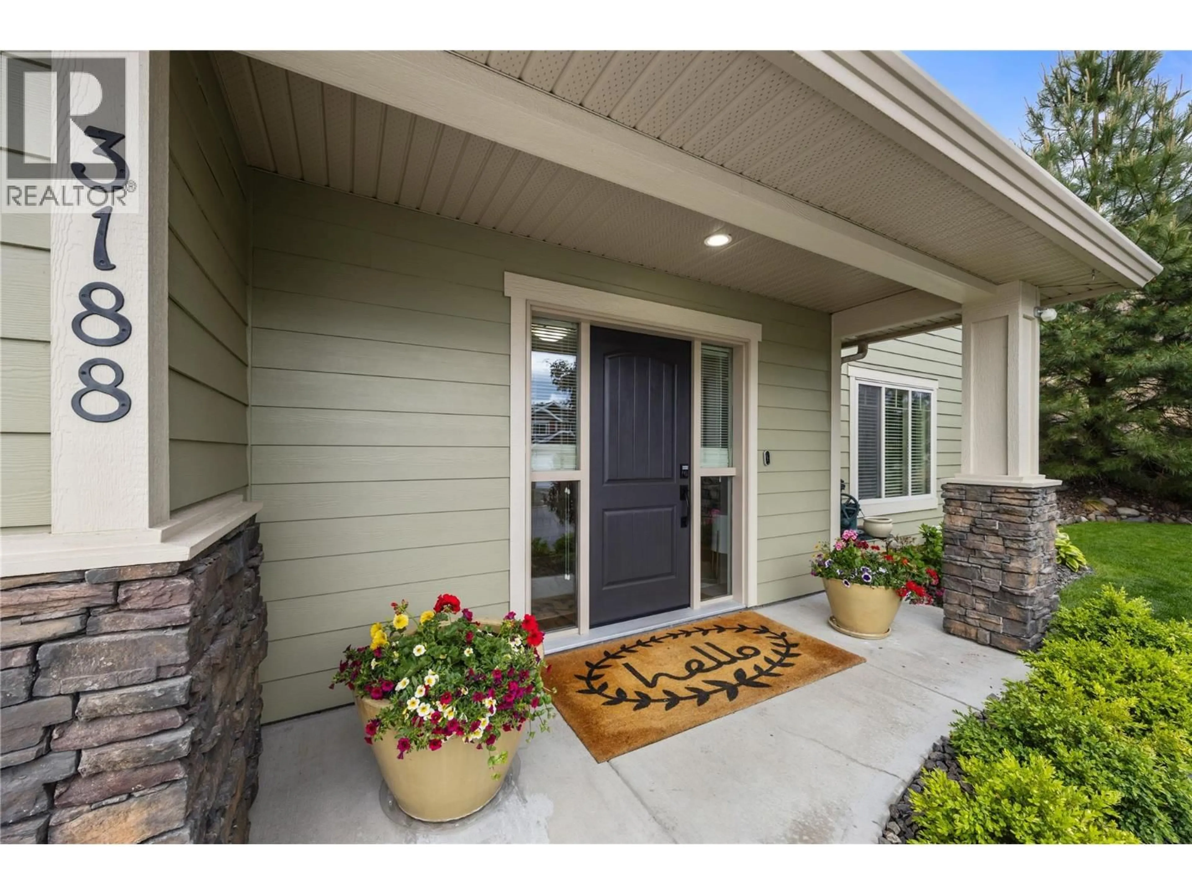 Indoor entryway for 3188 SADDLEBACK PLACE, West Kelowna British Columbia V4T3H4