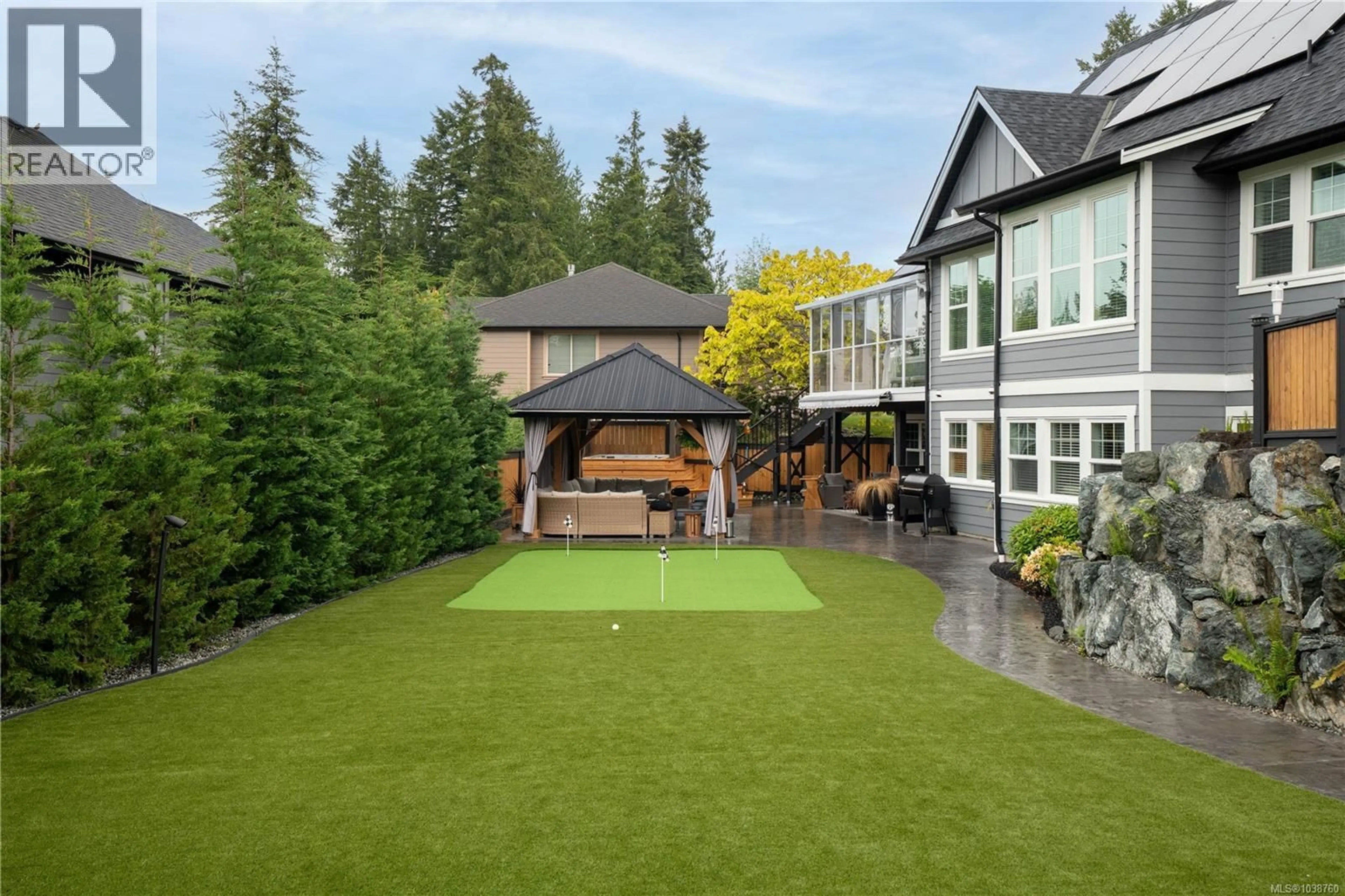 Patio, mountain view for 946 GILLESPIE PLACE, Mill Bay British Columbia V8H1H6