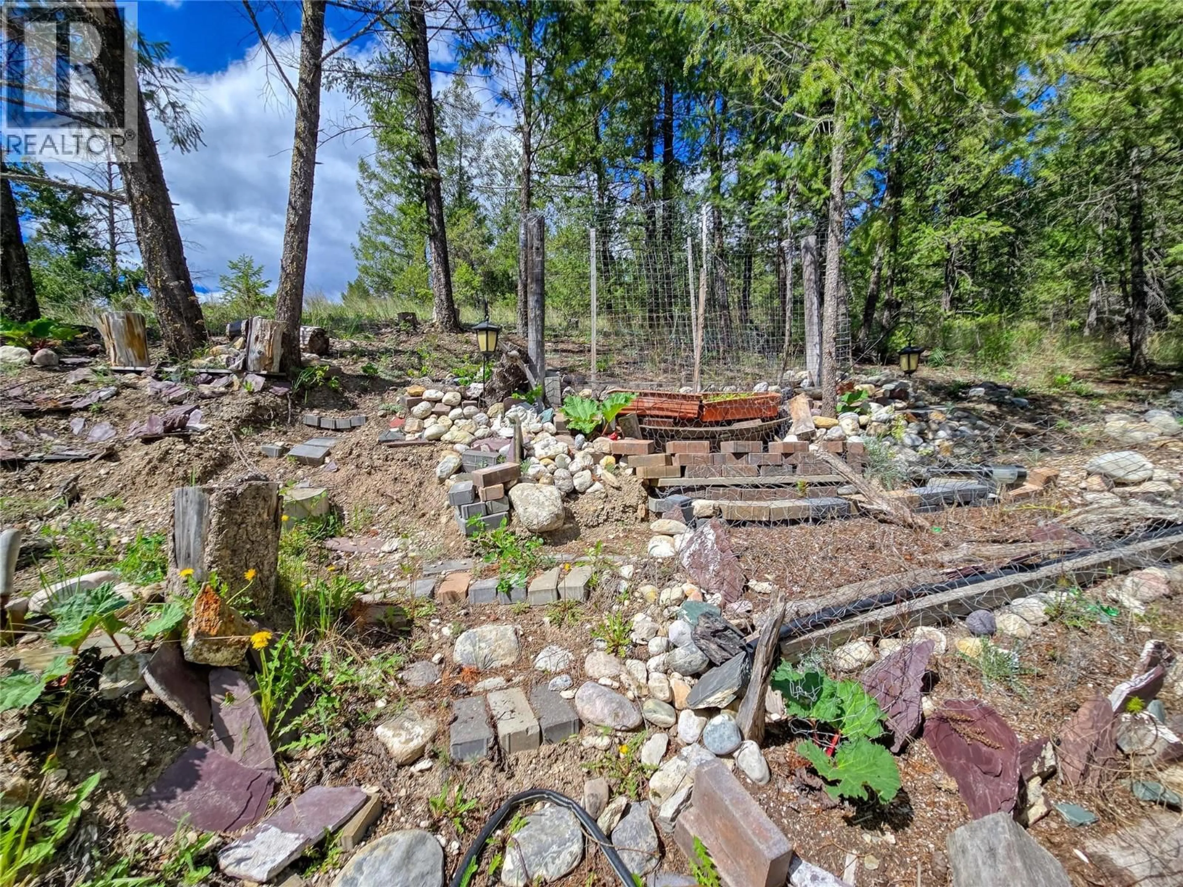 Unknown for 28 - 8634 93/95 HIGHWAY, Radium Hot Springs British Columbia V0A1M0