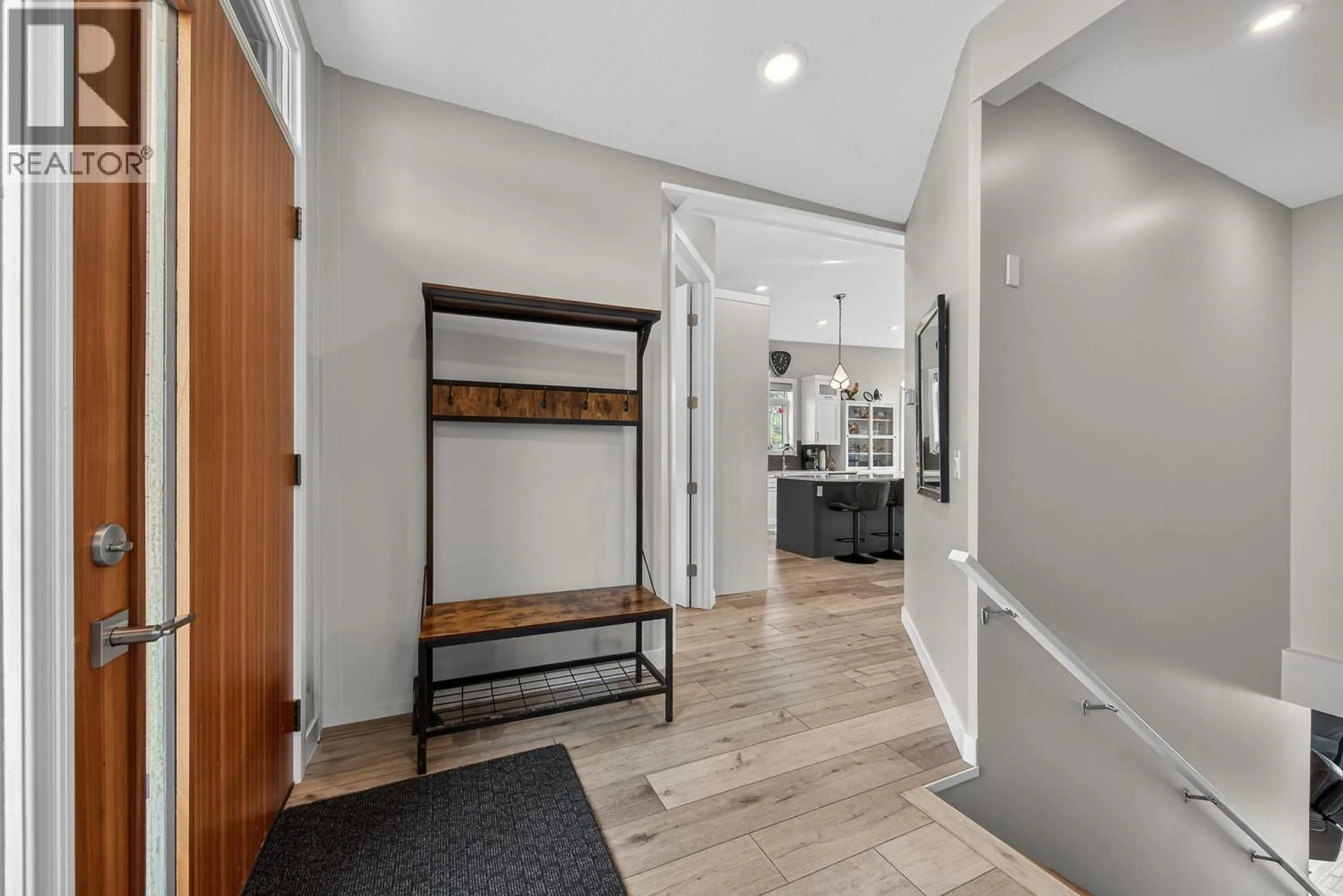 Indoor entryway for 4978 PONDEROSA CRESCENT, Canal Flats British Columbia V0B1B0