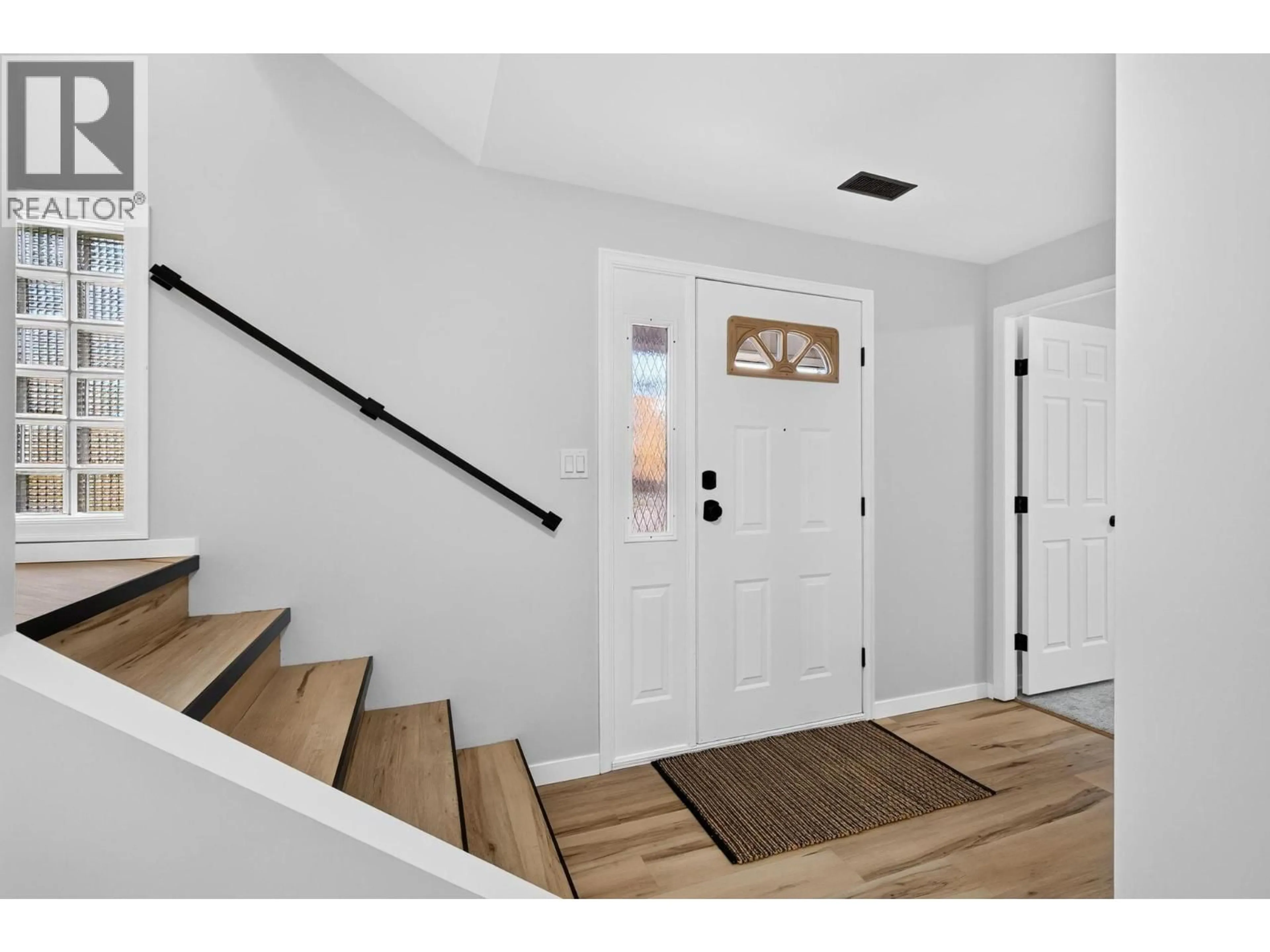 Indoor entryway for 7320 OKANAGAN LANDING ROAD, Vernon British Columbia V1H1G6