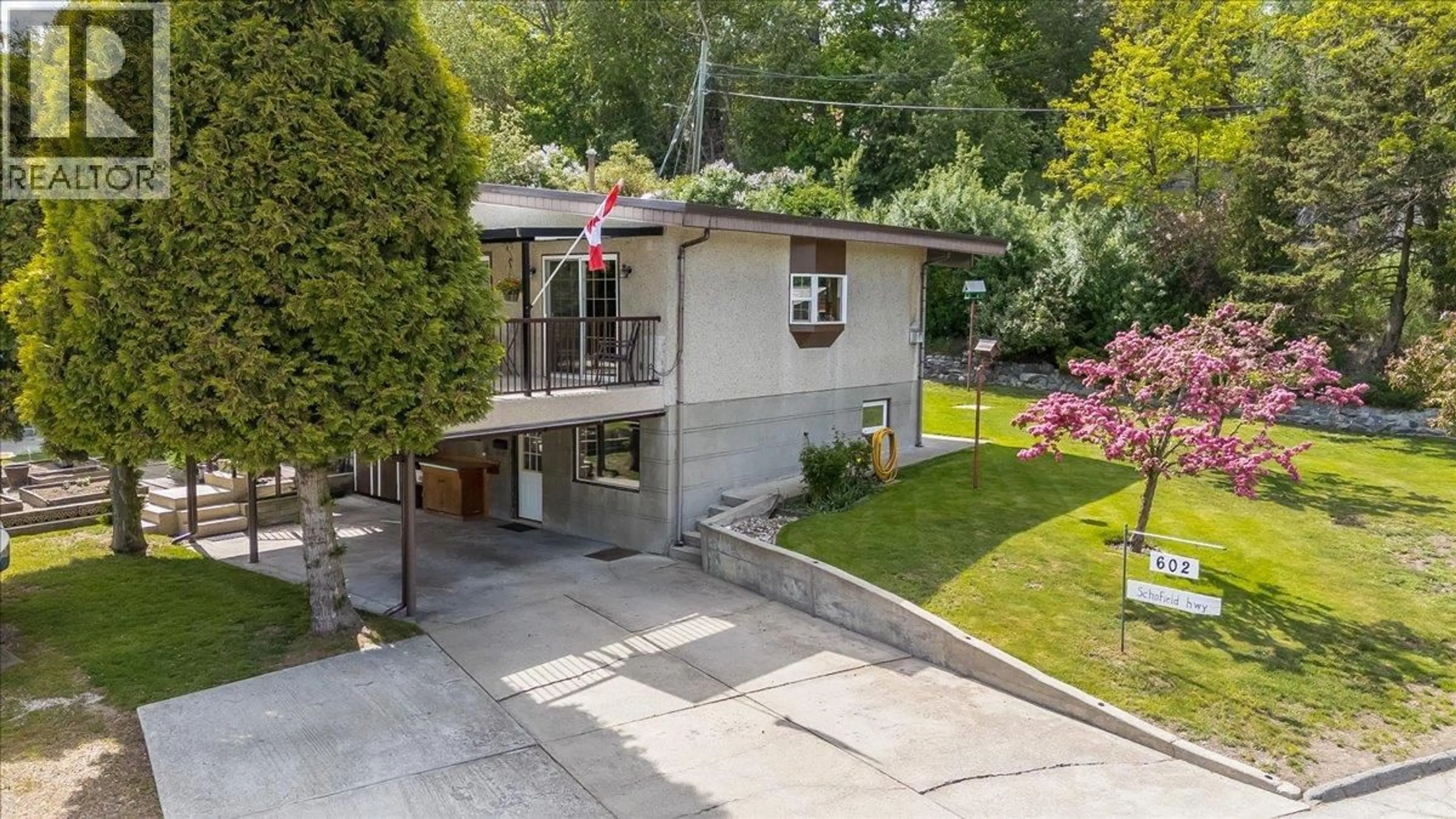 Patio, street for 602 SCHOFIELD HIGHWAY, Warfield British Columbia V1R2G8