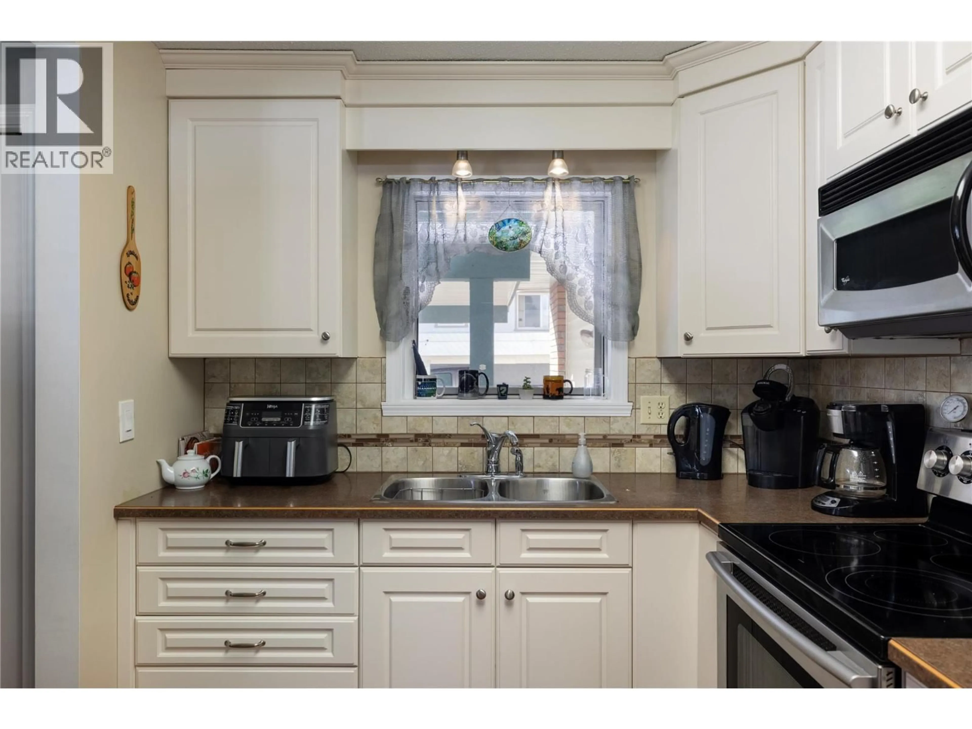 Standard kitchen, unknown for 3035 HAYDEN DRIVE, Armstrong British Columbia V0E1B1