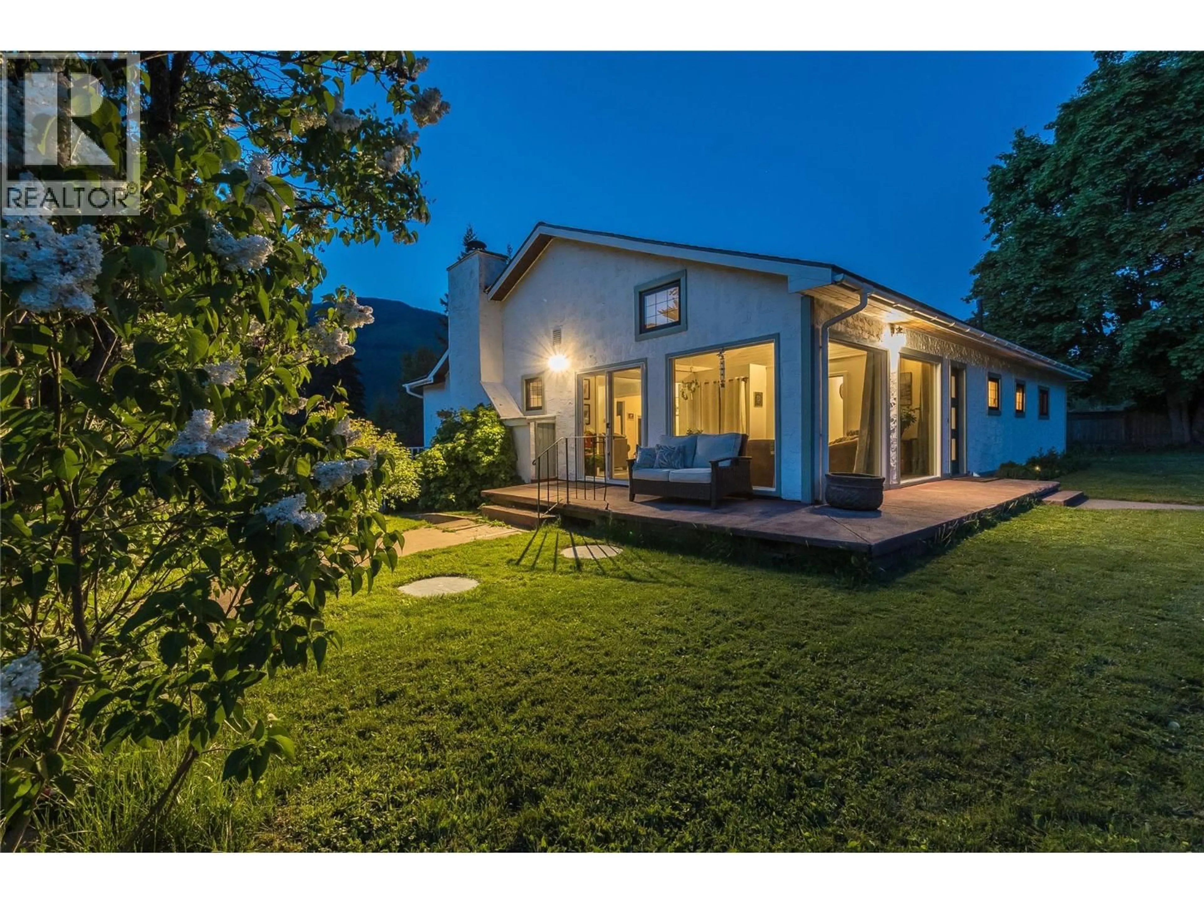 A pic from outside/outdoor area/front of a property/back of a property/a pic from drone, street for 765 LEWIS ROAD, Harrop British Columbia V1L6P7
