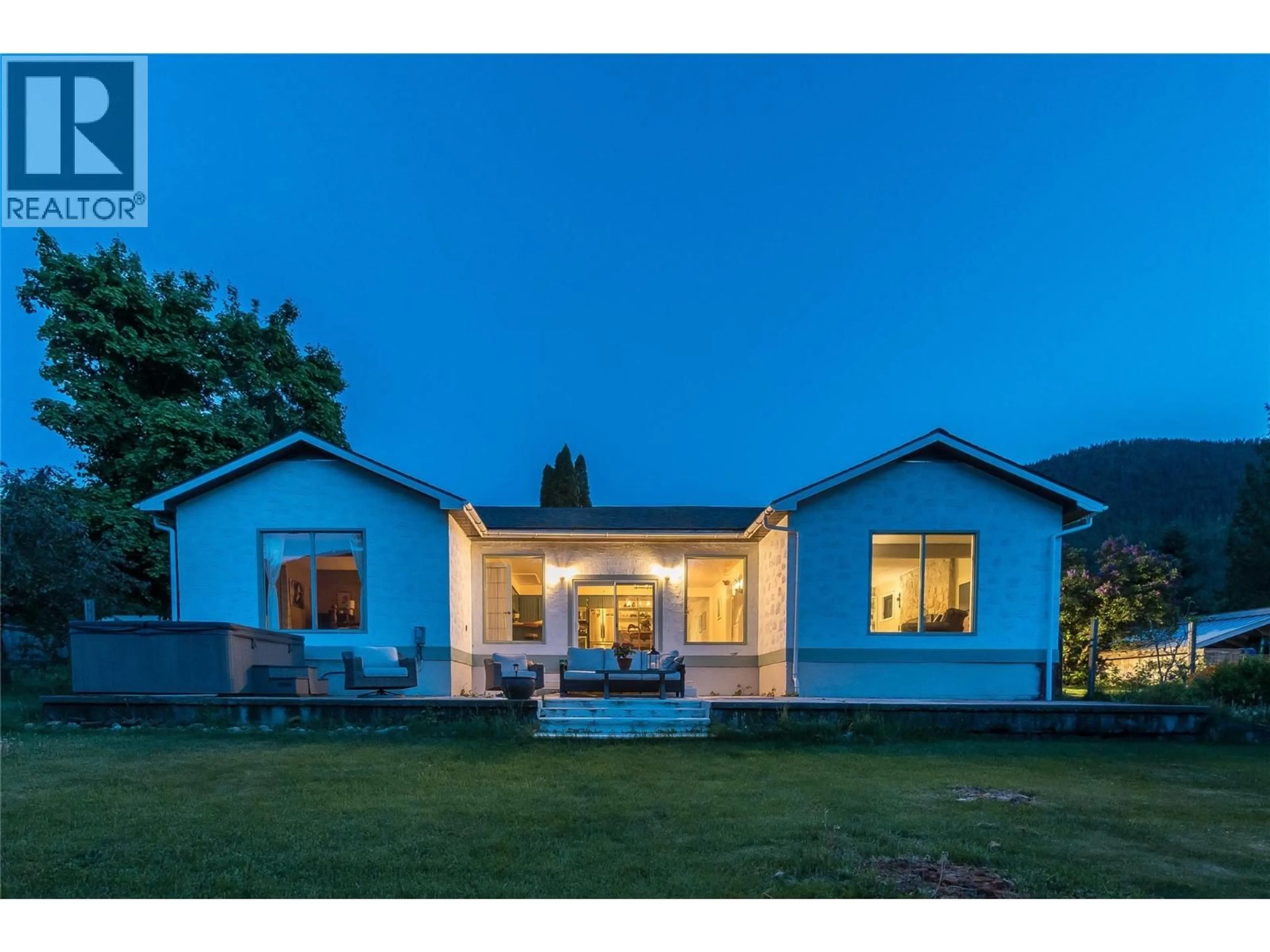 A pic from outside/outdoor area/front of a property/back of a property/a pic from drone, unknown for 765 LEWIS ROAD, Harrop British Columbia V1L6P7