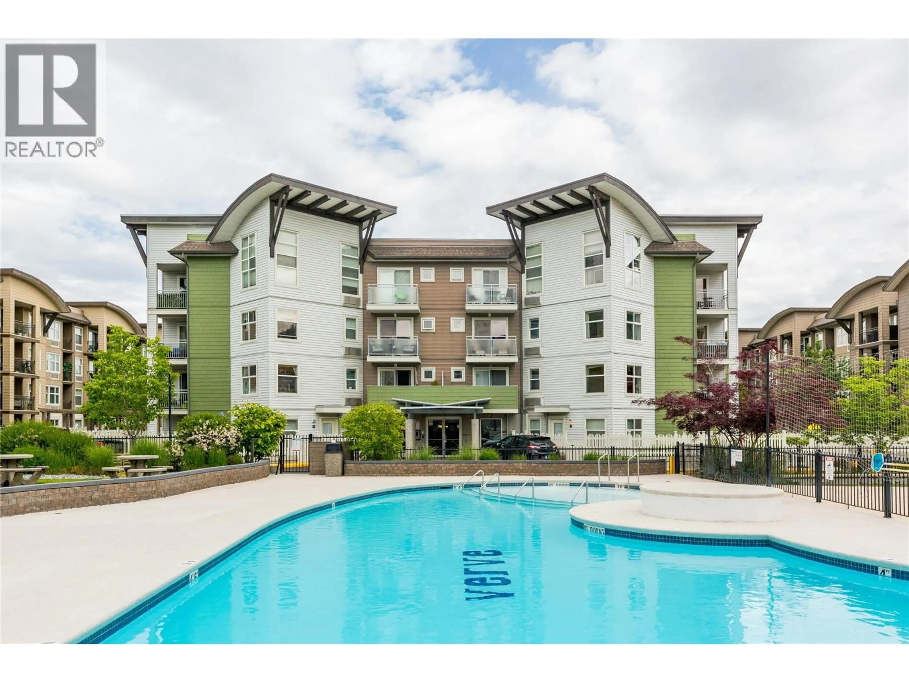 Pool for 107 - 539 YATES ROAD, Kelowna British Columbia V1V2T8
