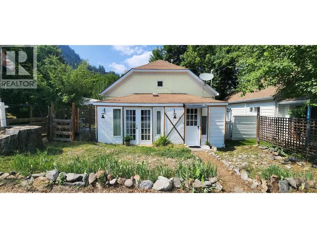 173 75TH AVENUE, Grand Forks 2