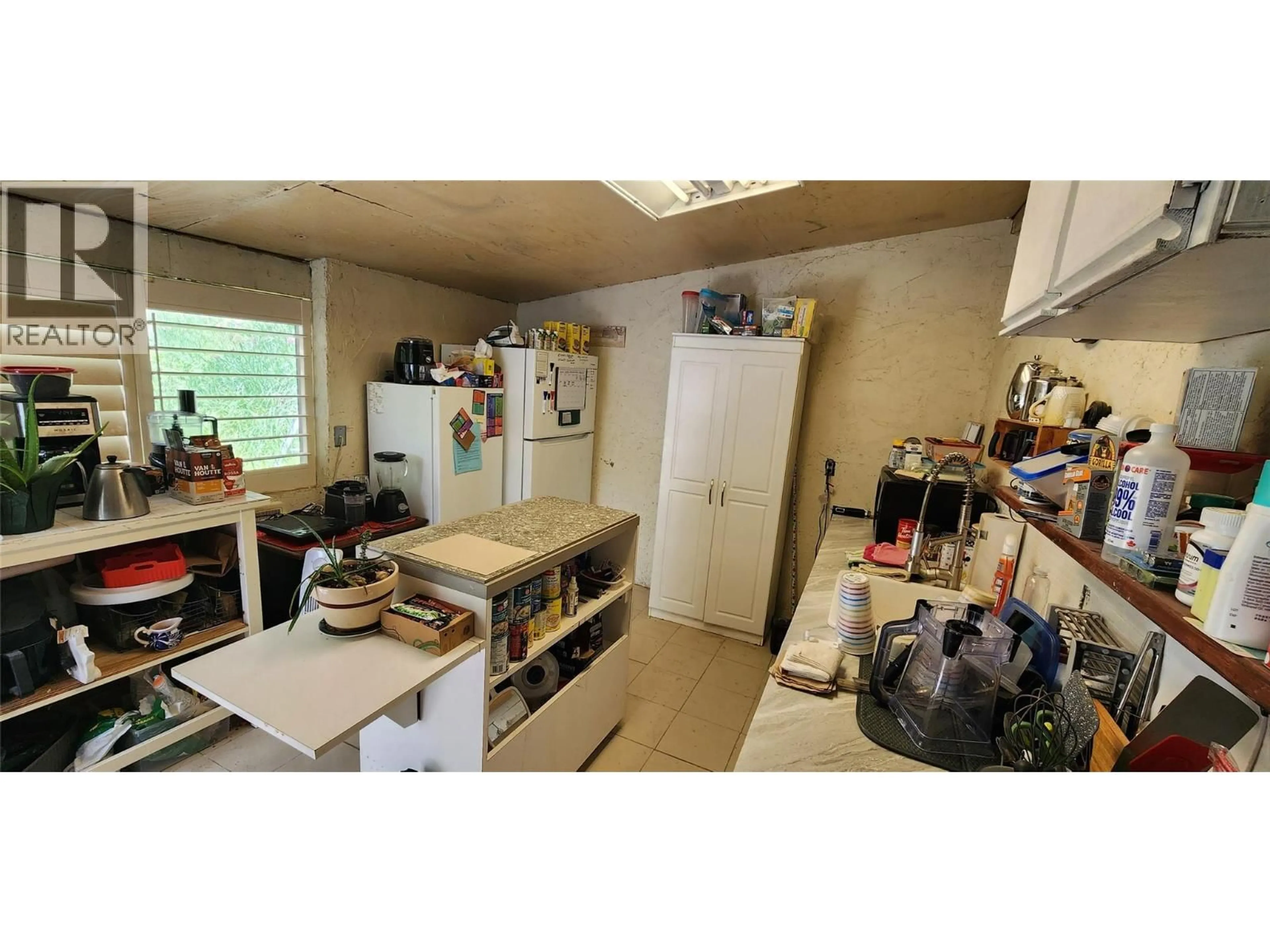 Standard kitchen, unknown for 173 75TH AVENUE, Grand Forks British Columbia V0H1H0